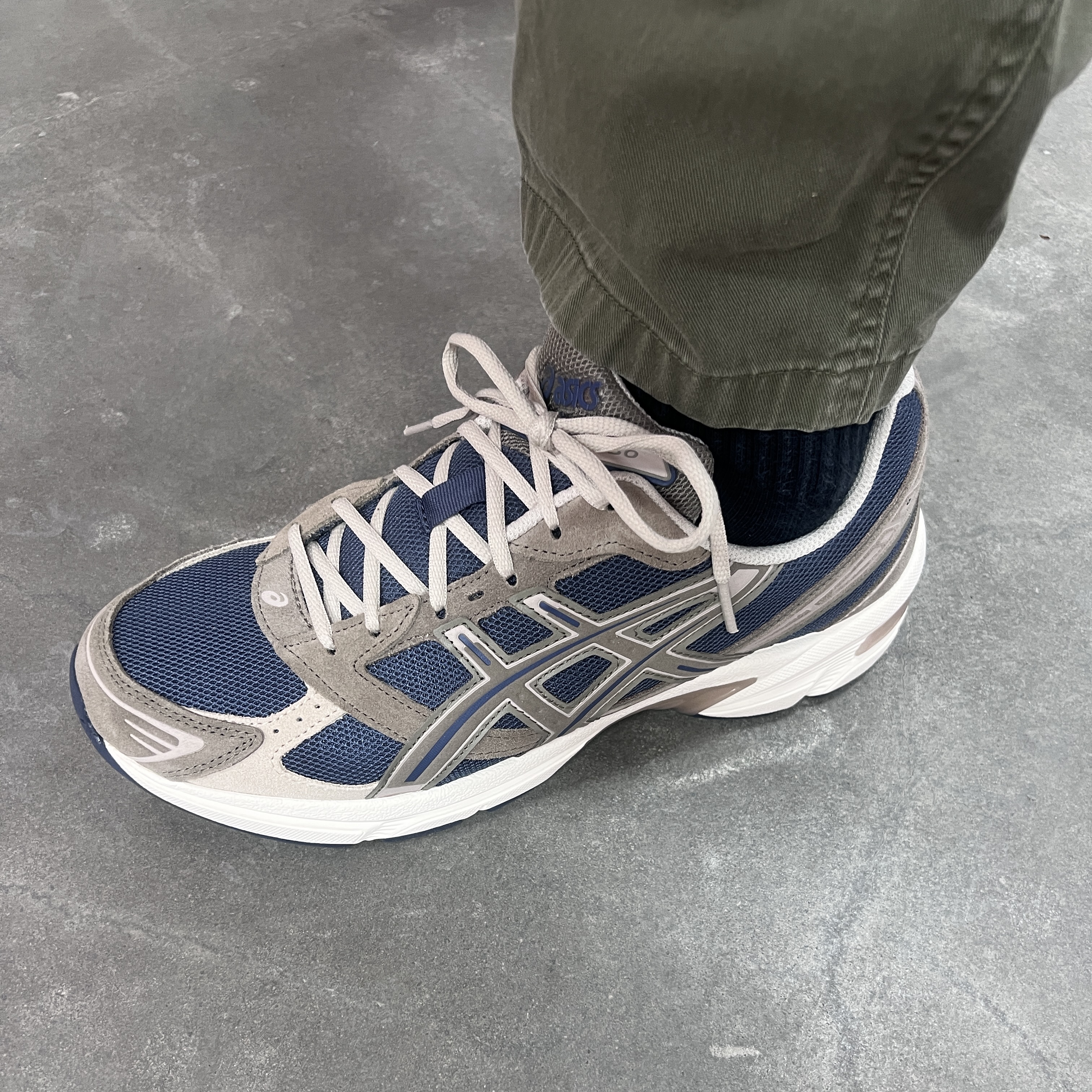 Asics Gel-1130 Tarmac Mink 착용 스타일
