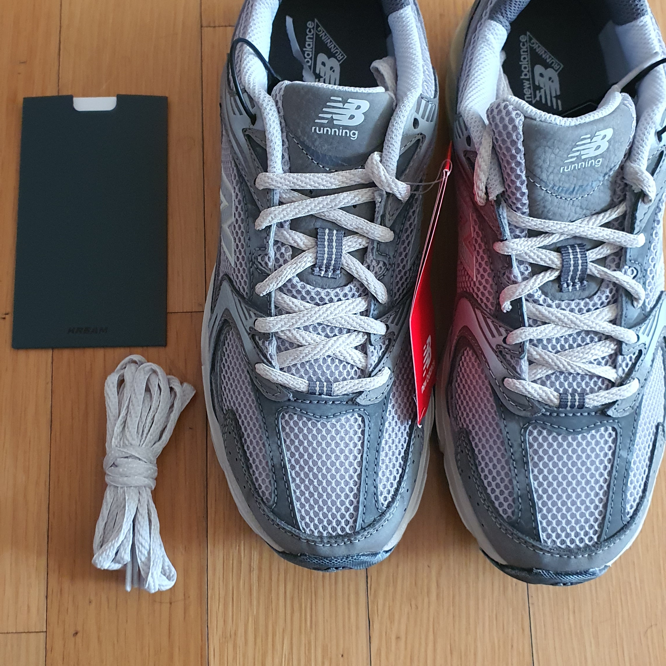 New Balance 530 Premium Vintage Grey Matter 착용 스타일 - 1