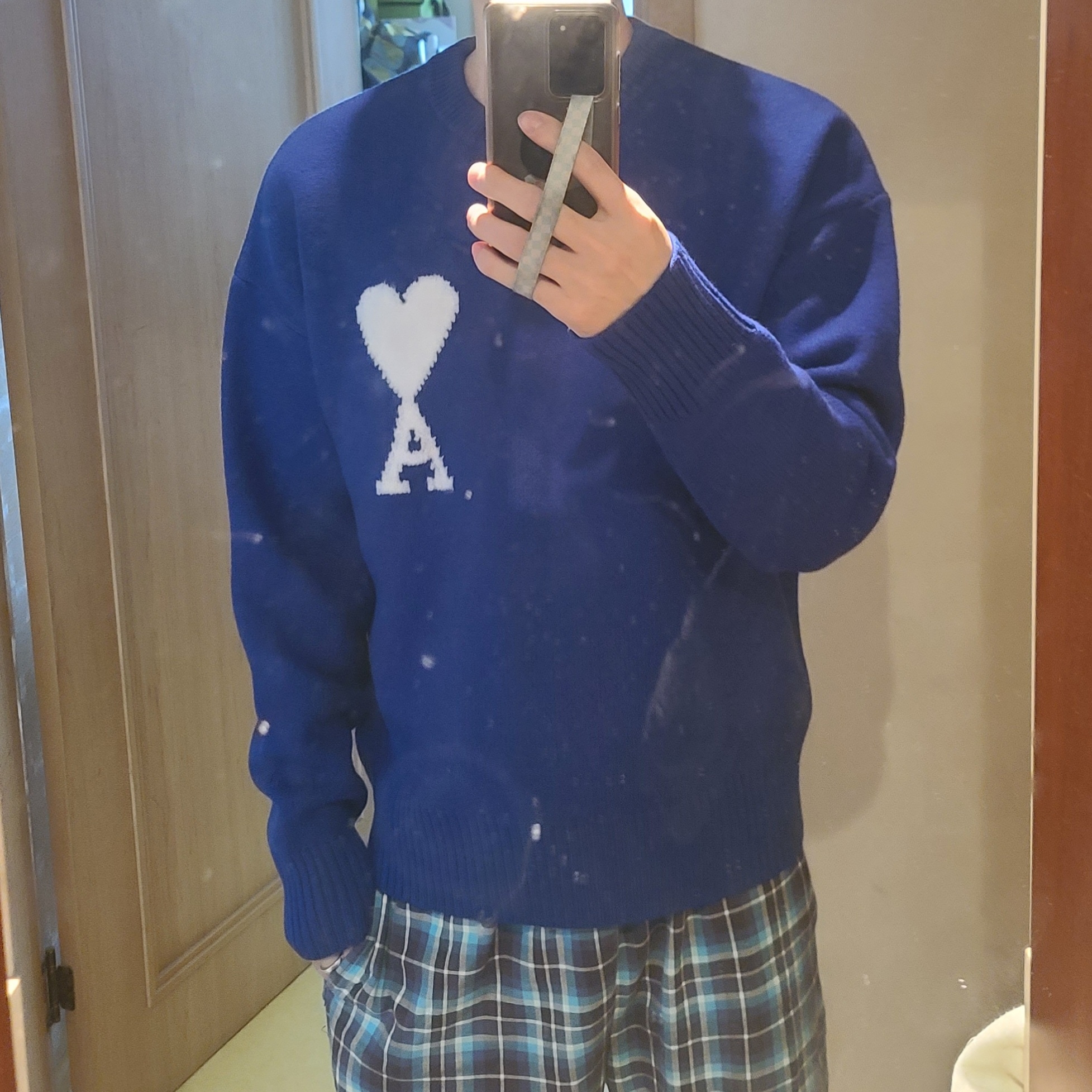AMI de Coeur Oversize Intarsia Sweater Royal Blue - 21FW 착용 스타일