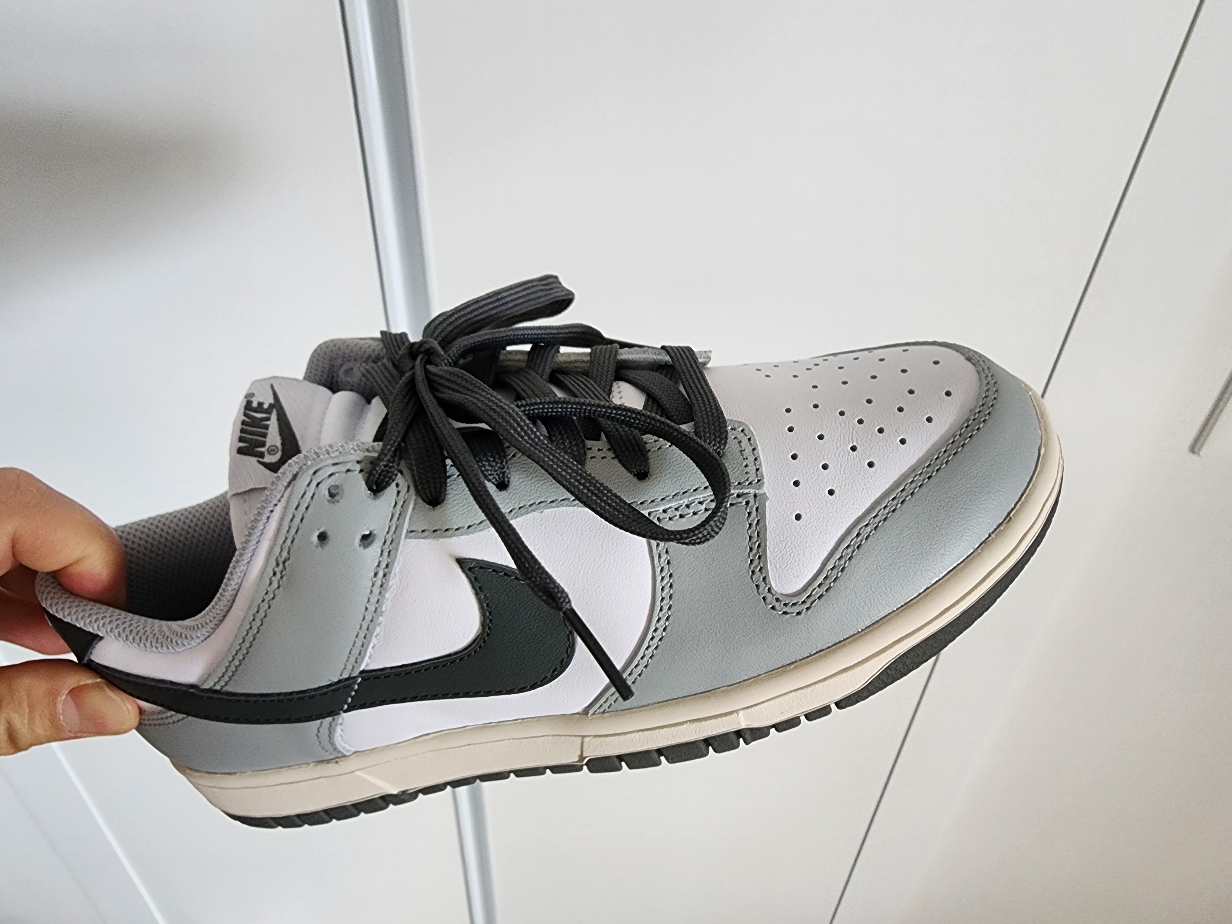 (W) Nike Dunk Low Light Smoke Grey 착용 스타일 - 4