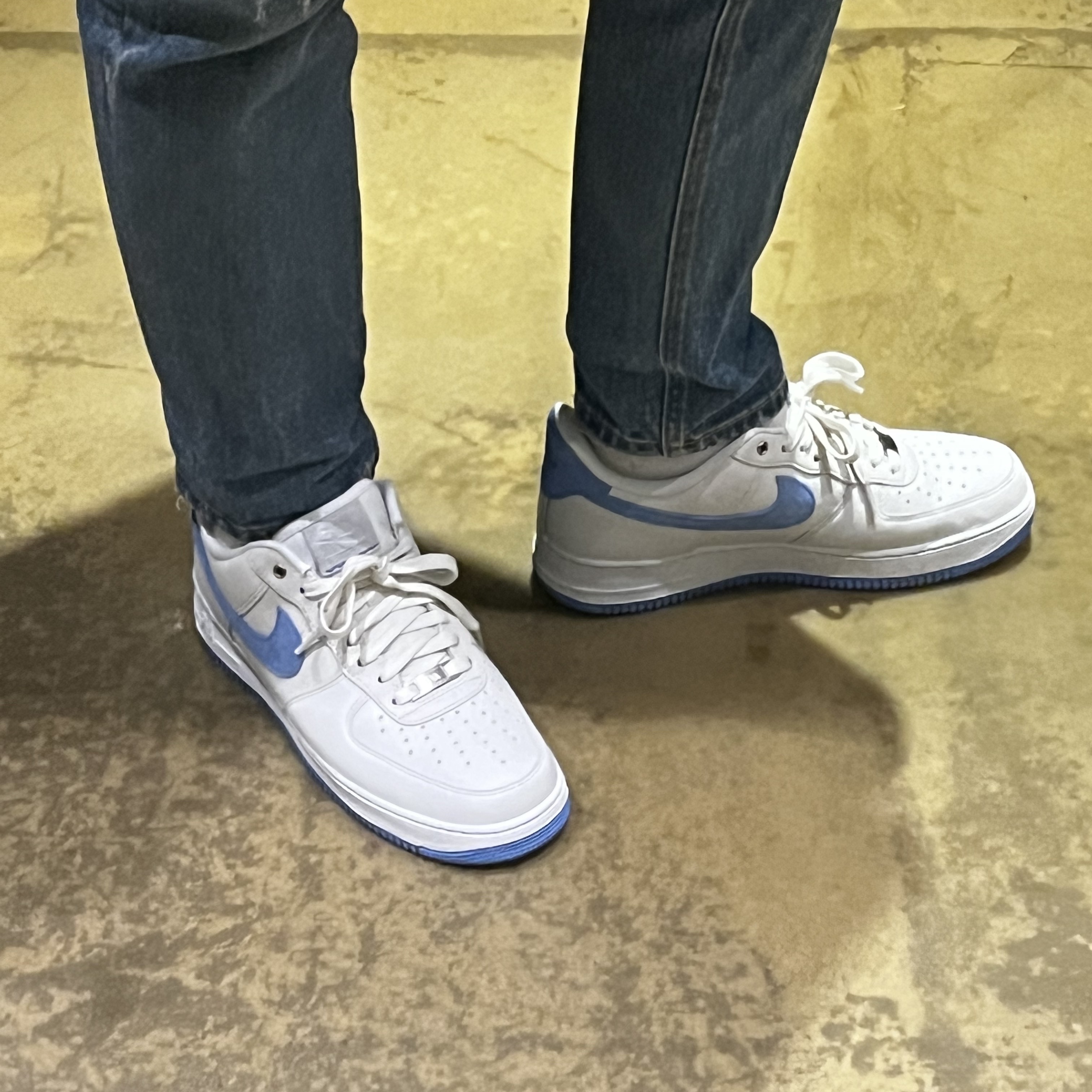 (W) Nike Air Force 1 LXX University Blue 착용 스타일 - 2