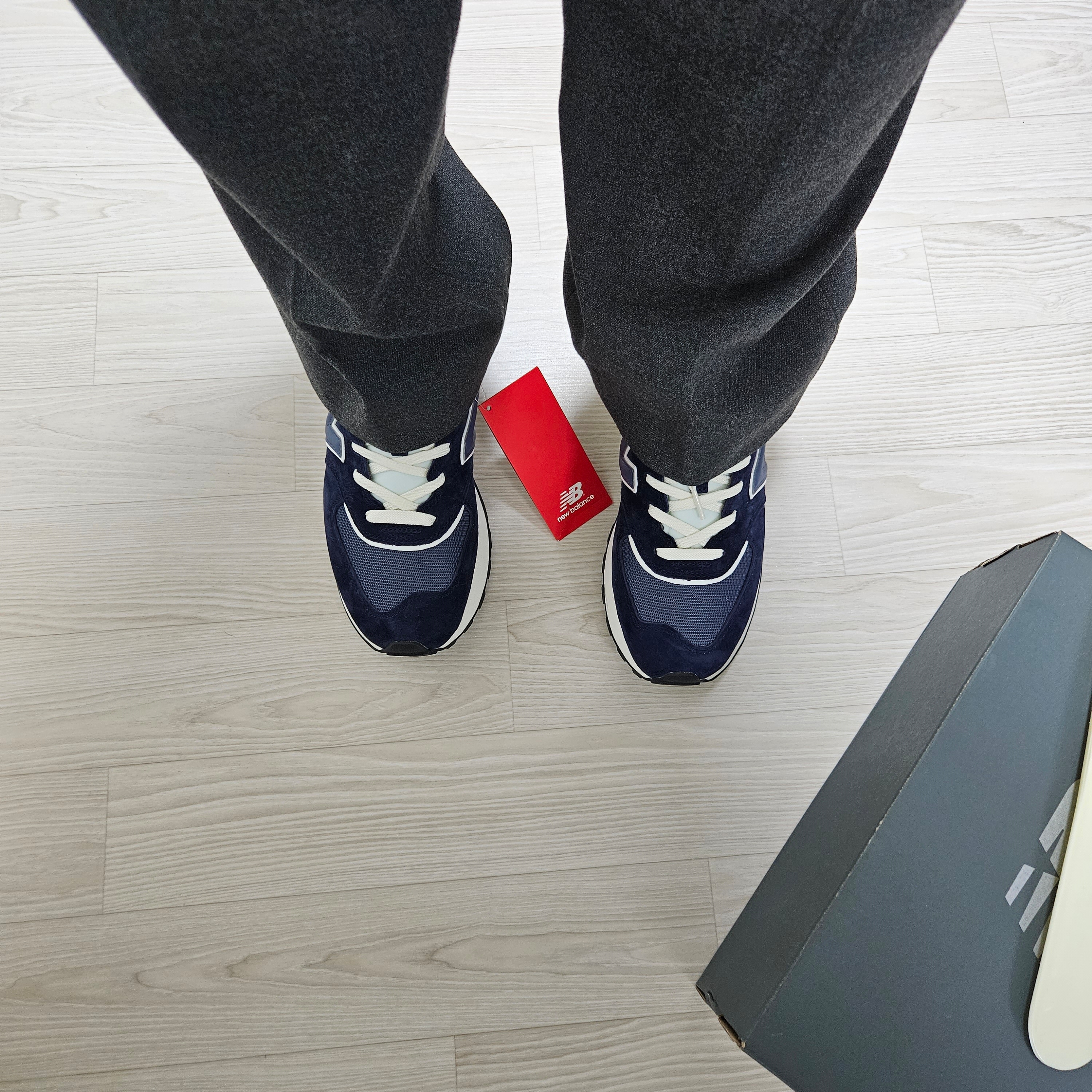 New Balance 574 Legacy Navy 착용 스타일 - 2