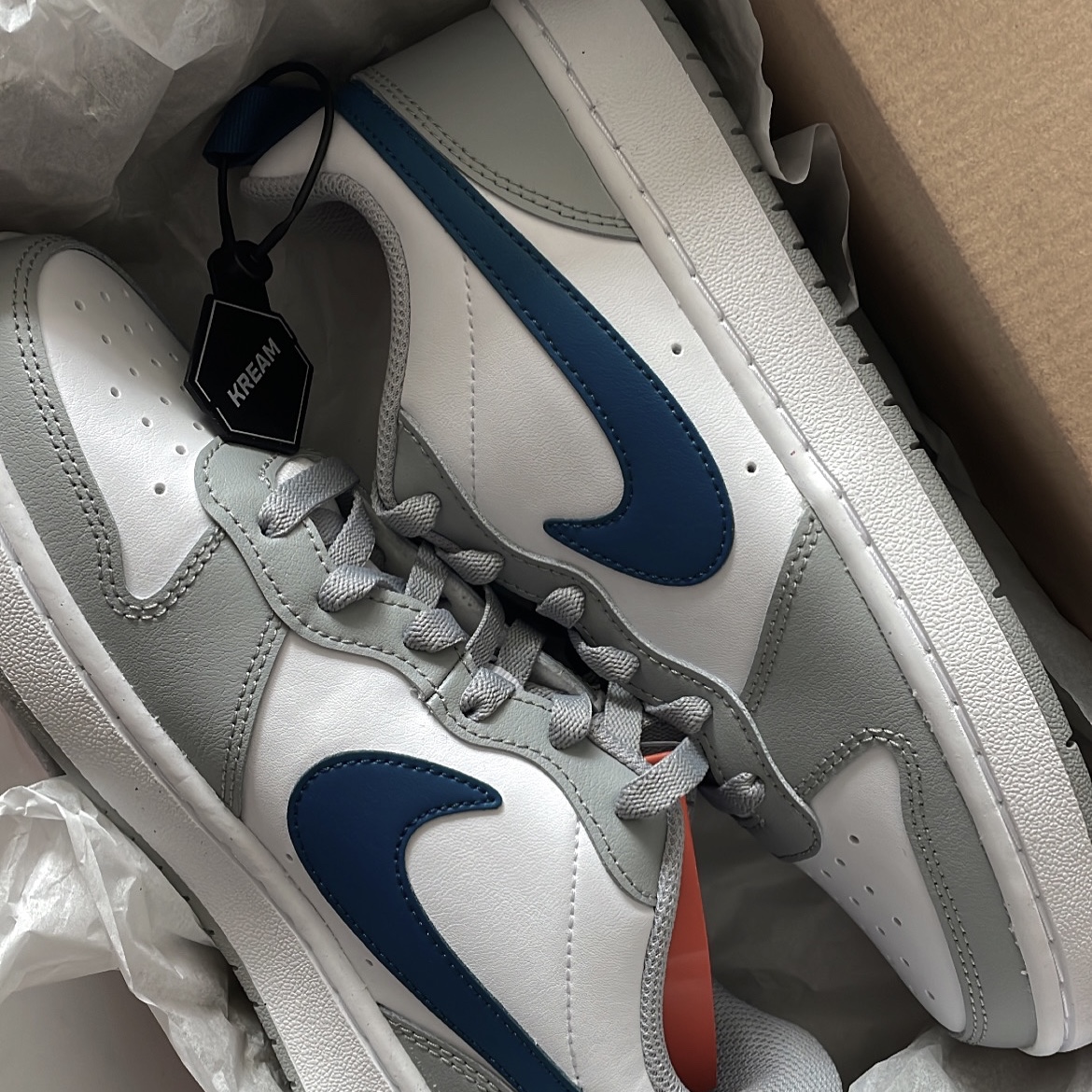 (GS) Nike Court Borough Low 2 Light Smoke Grey 착용 스타일