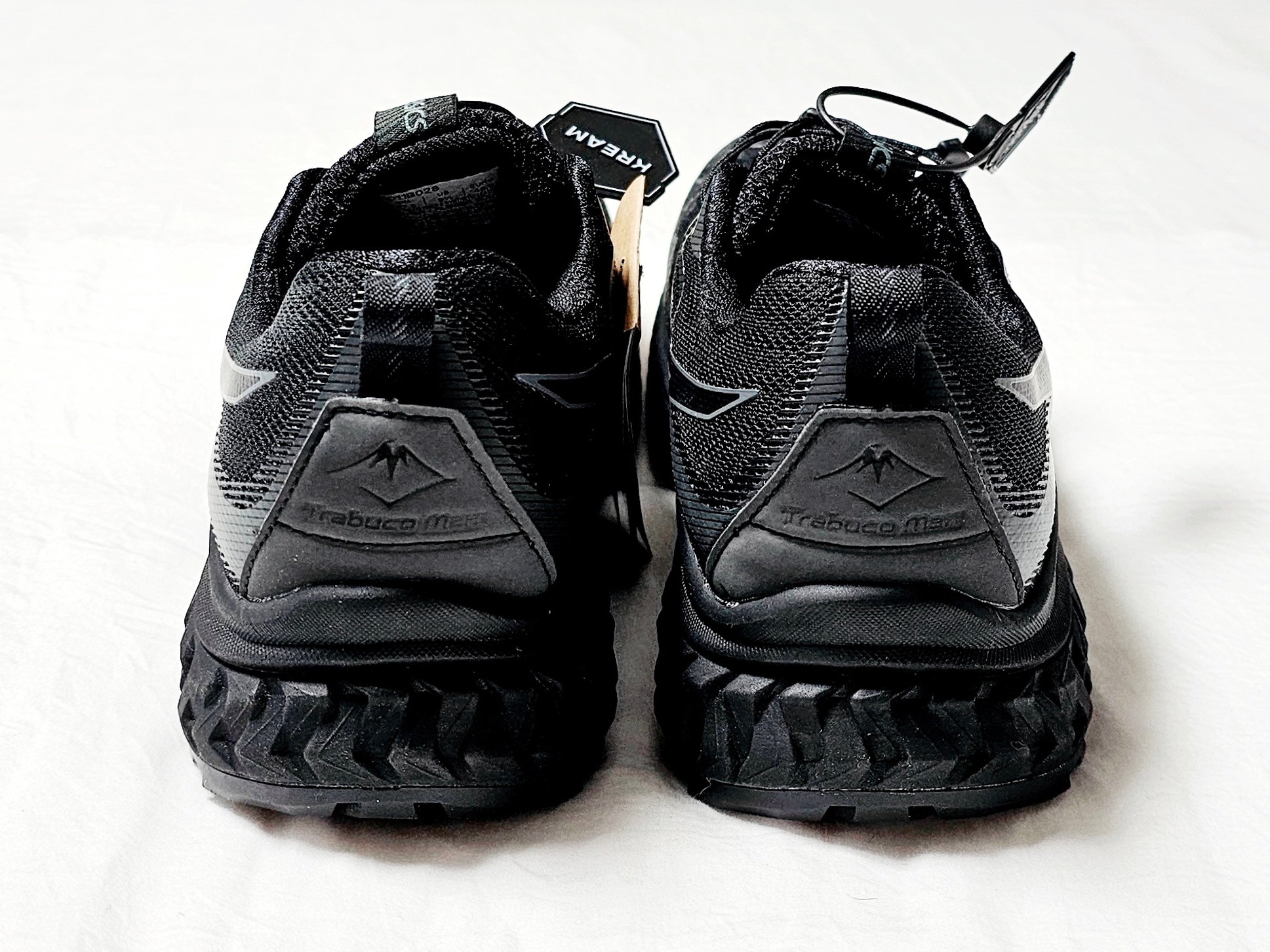Asics Trabuco Max Black 착용 스타일 - 4
