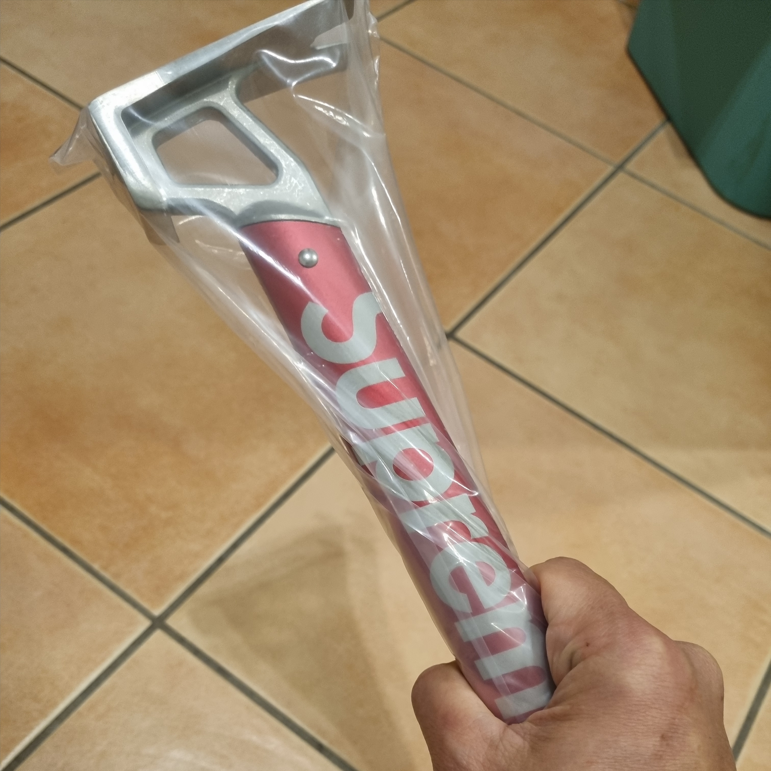 Supreme MSR Camp Hammer Red - 23SS 착용 스타일 - 1