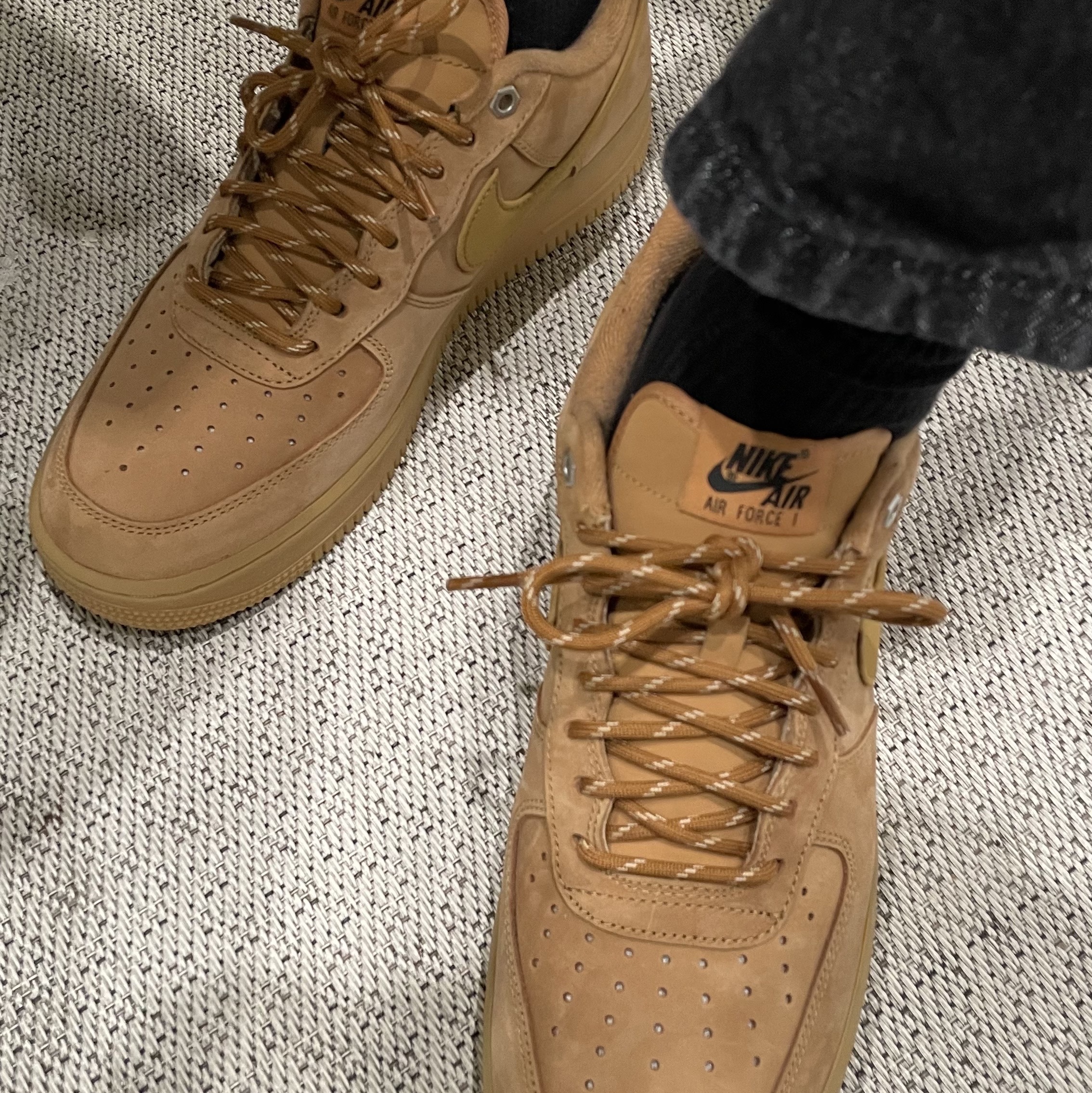 Nike Air Force 1 '07 WB Flax 착용 스타일