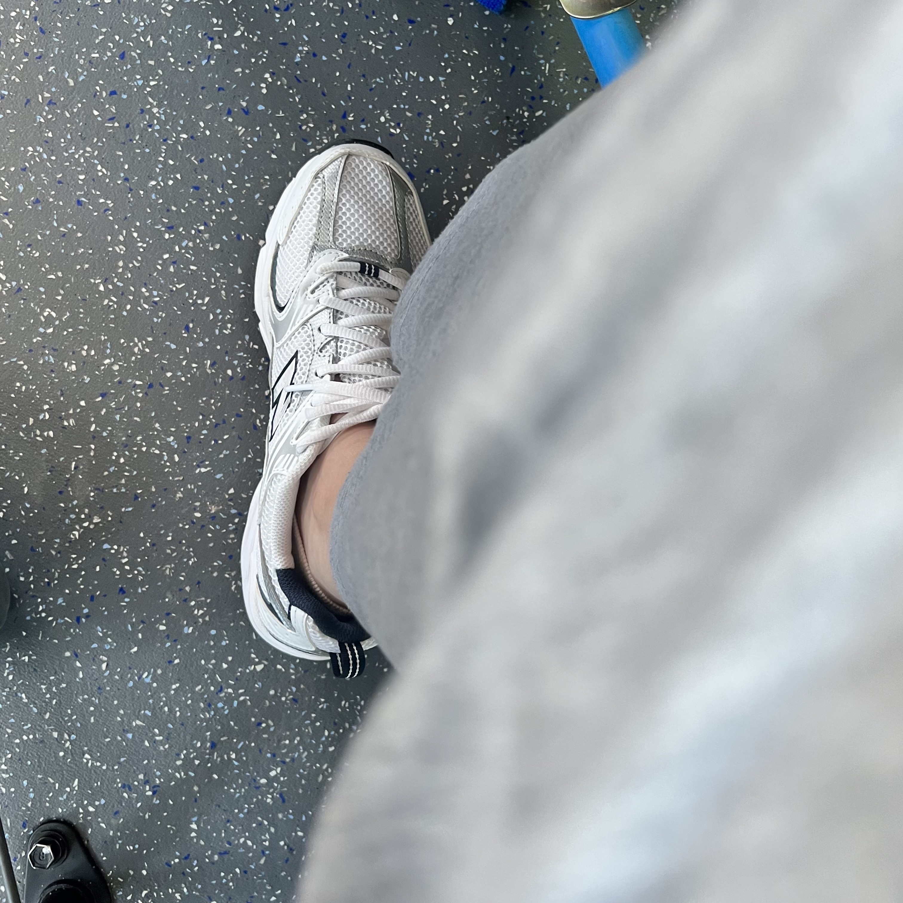 New Balance 530 White 착용 스타일