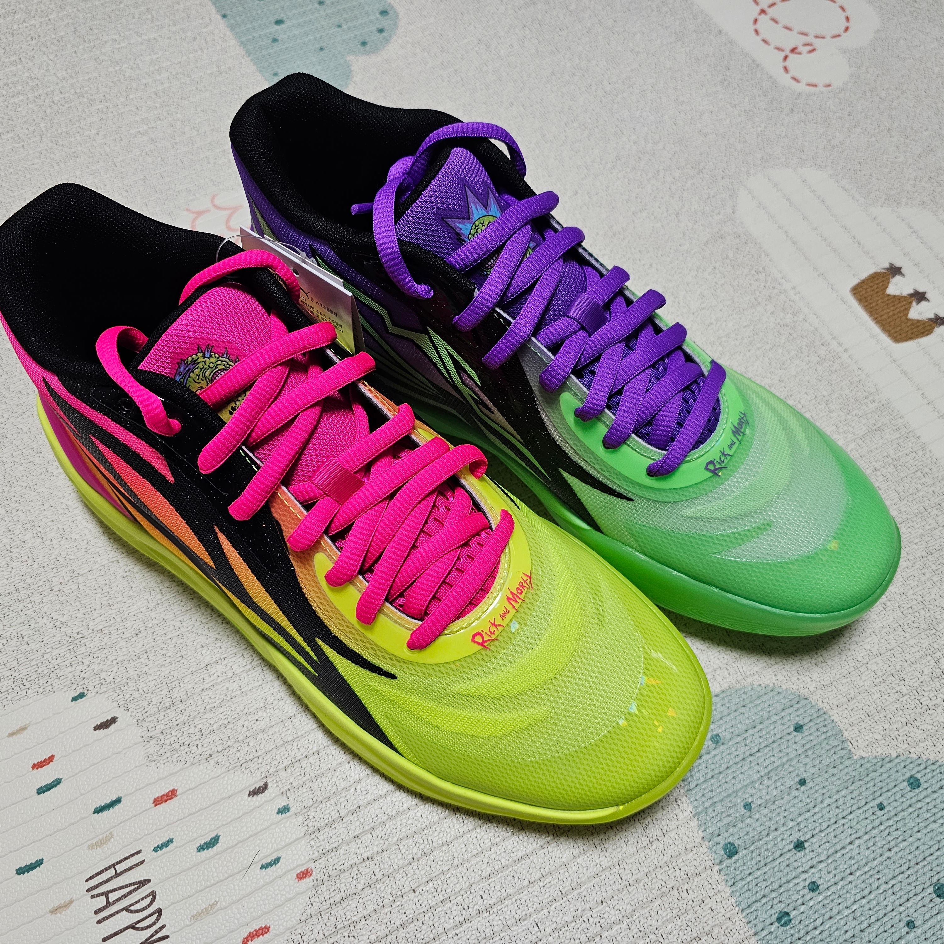 Puma x Rick & Morty MB.02 Lamelo Ball Safety Yellow Elektro Green 착용 스타일