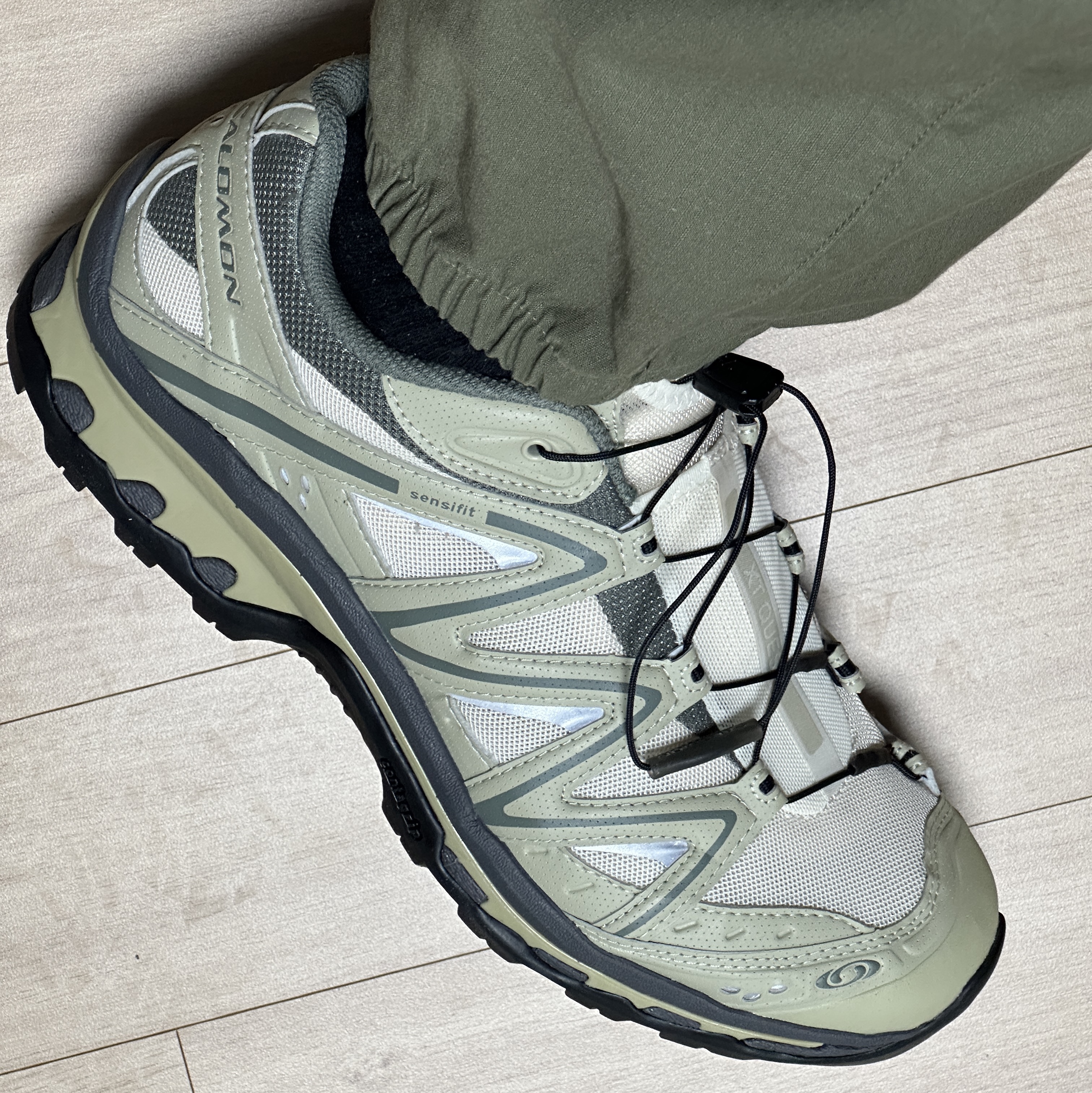 Salomon XT-Quest ADV Turtledove Moss Grey 착용 스타일
