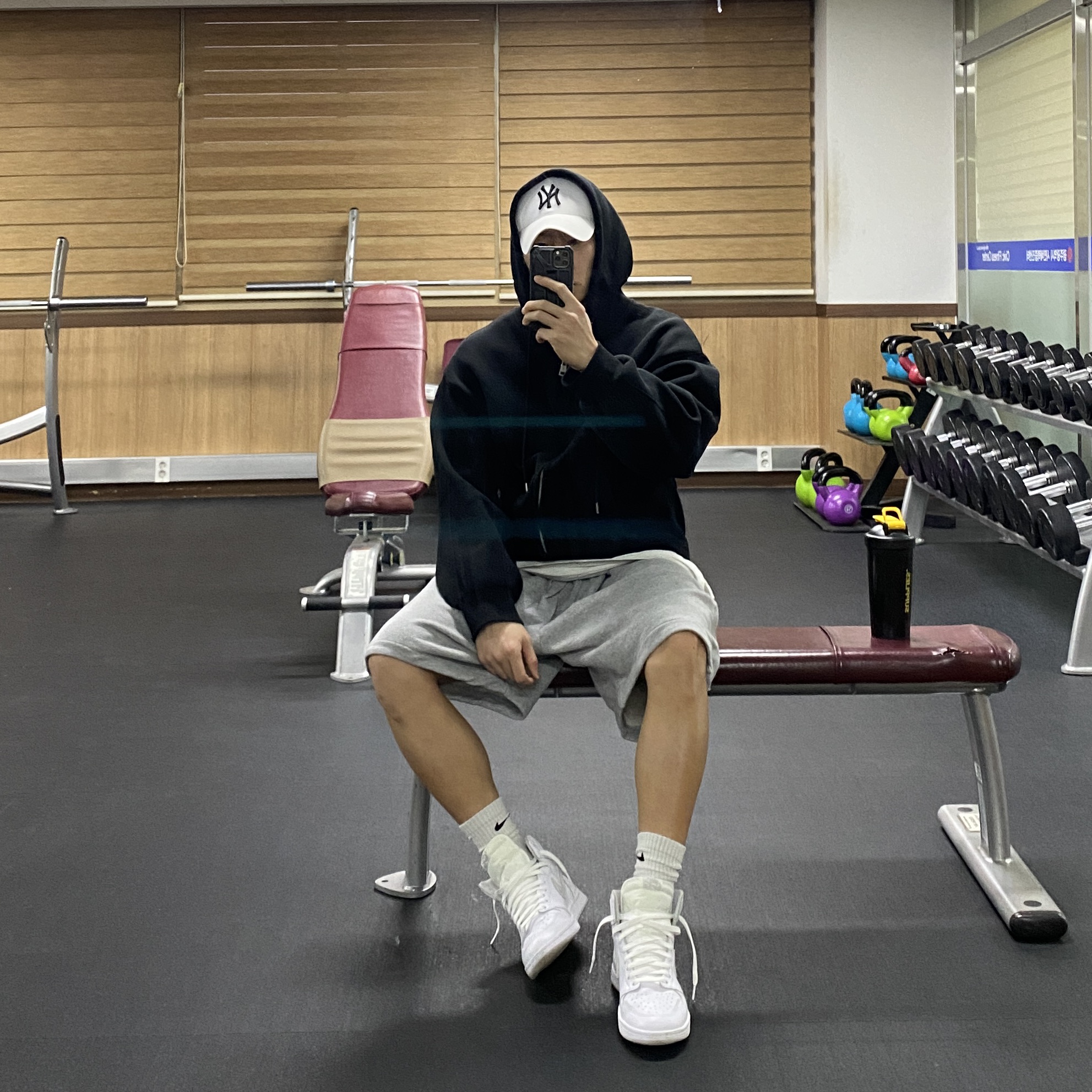 Jordan 1 High 85 Neutral Grey 착용 스타일