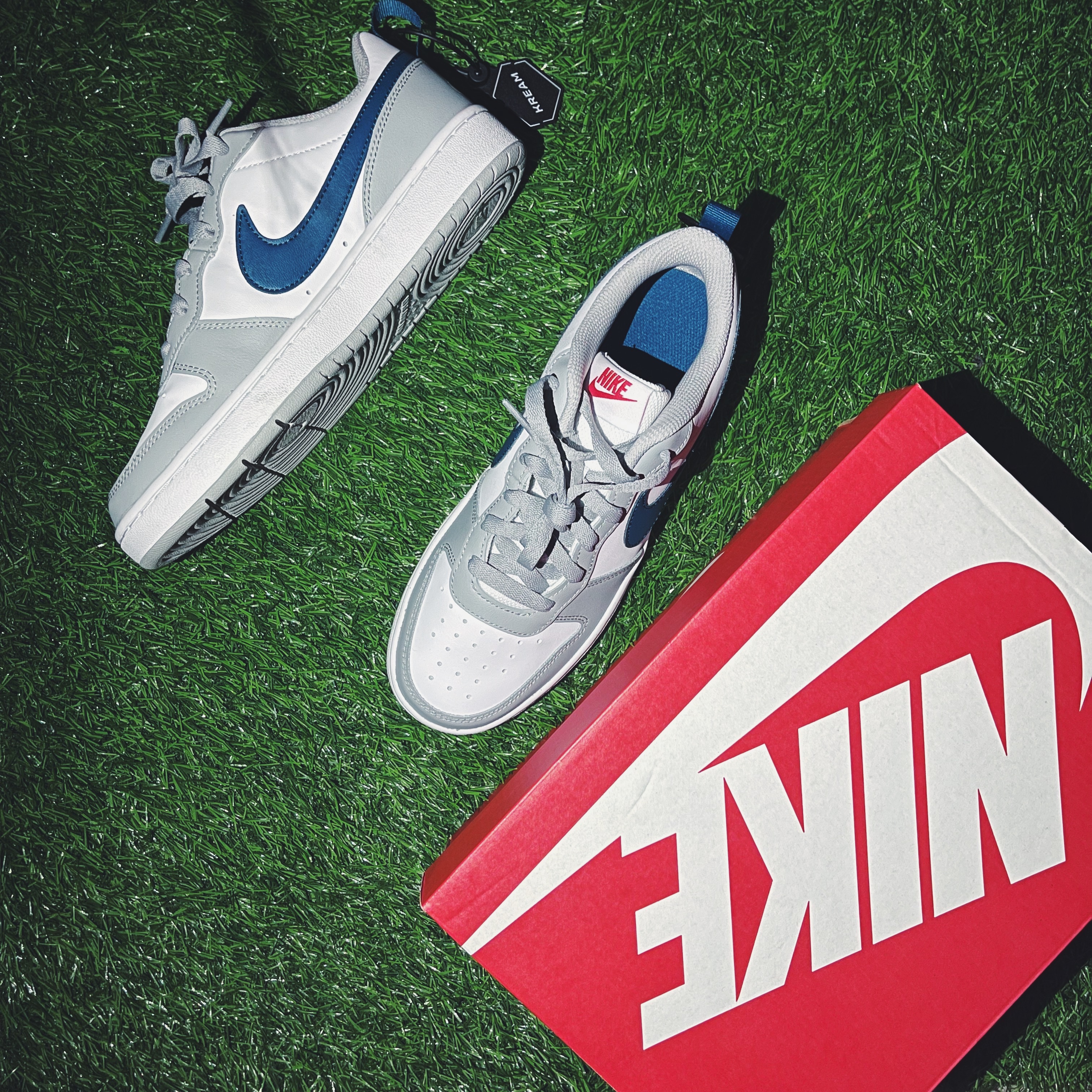 (GS) Nike Court Borough Low 2 Light Smoke Grey 착용 스타일 - 3