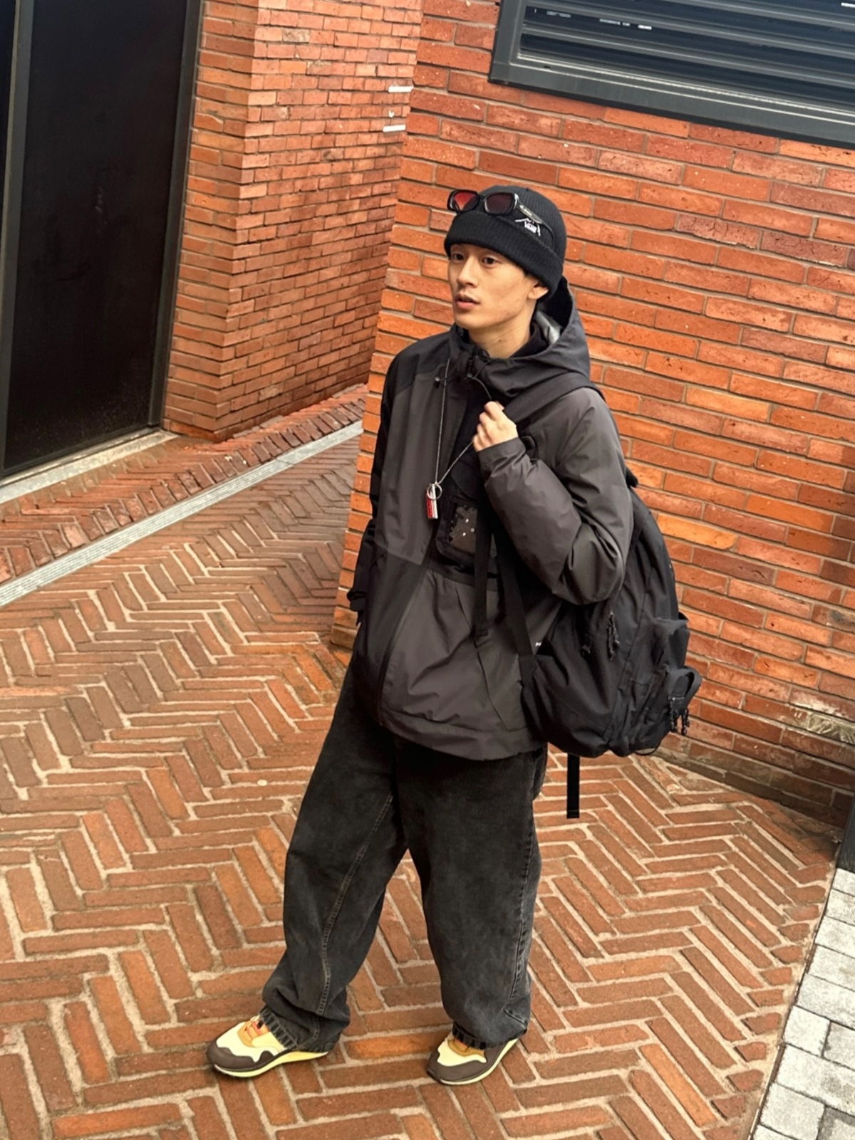 Nike x Travis Scott Air Max 1 Cact.us Brown, Supreme Metal Lighter Holster - 19SS 착용 스타일
