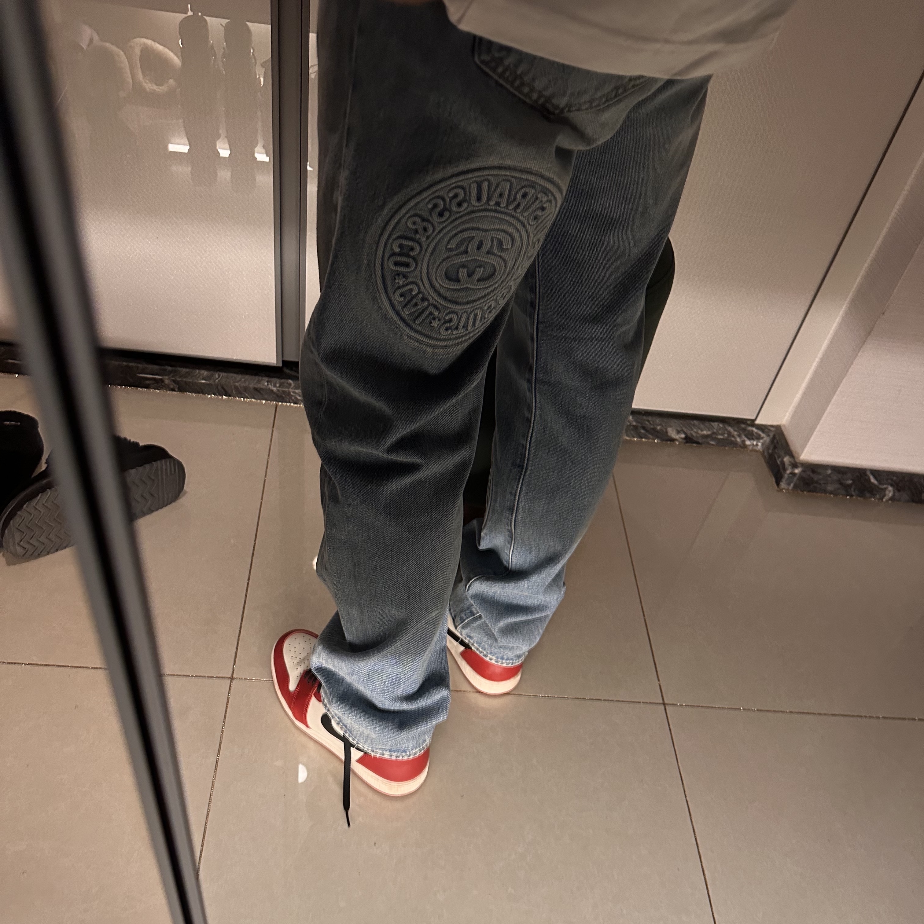 Stussy x Levi's Embossed 501 Jean Indigo 착용 스타일 - 1