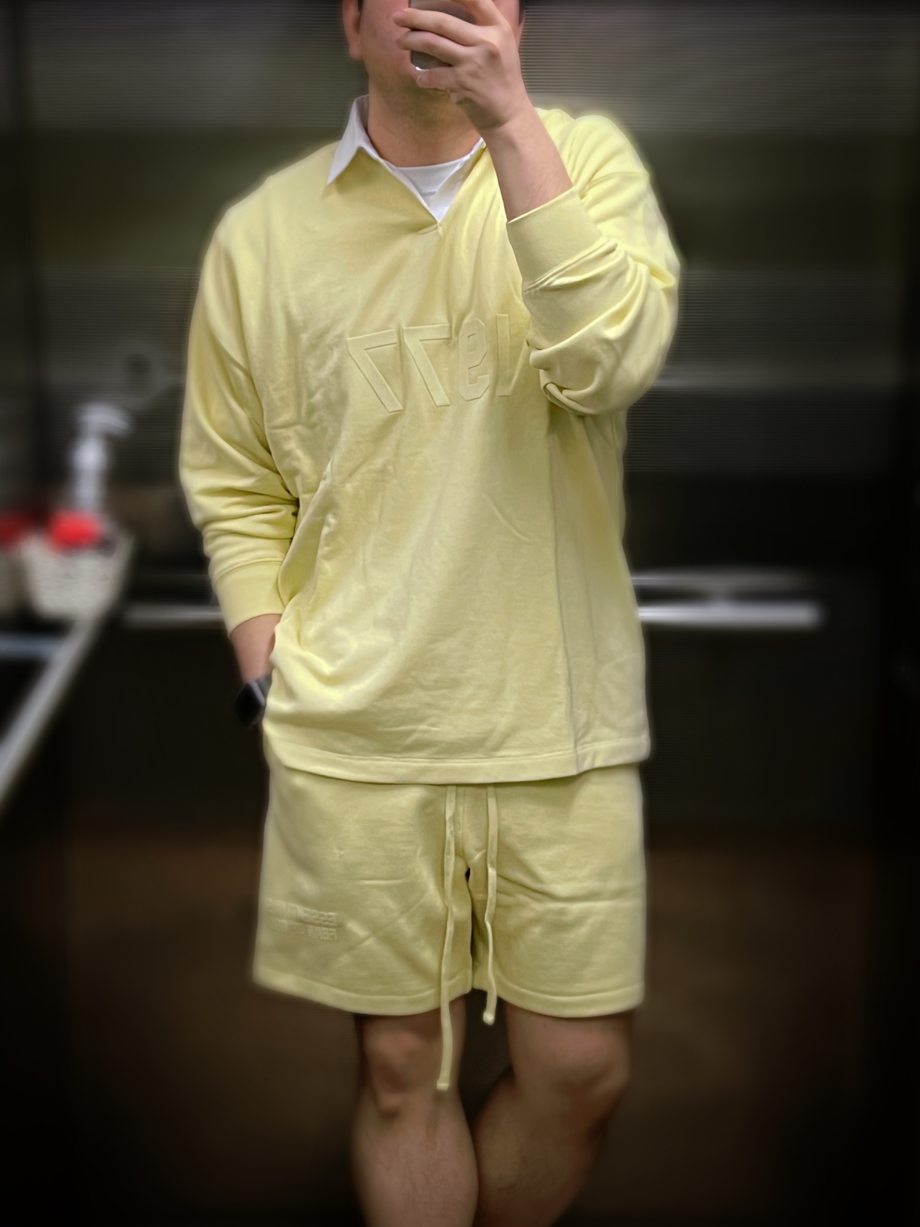 Essentials Hoodie Canary - 22FW, Essentials Sweatpants Canary - 22FW 착용 스타일 - 2