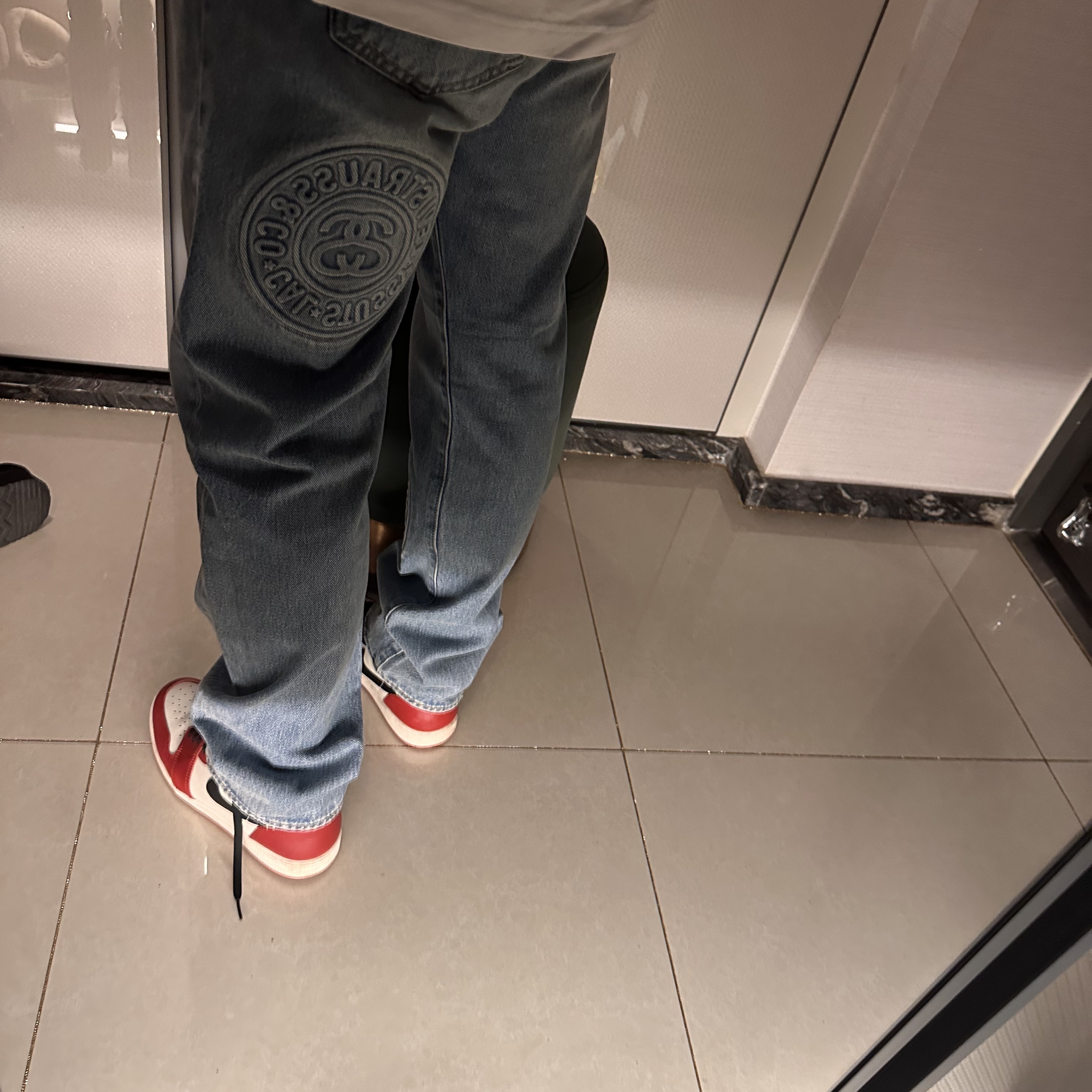 Stussy x Levi's Embossed 501 Jean Indigo 착용 스타일 - 2