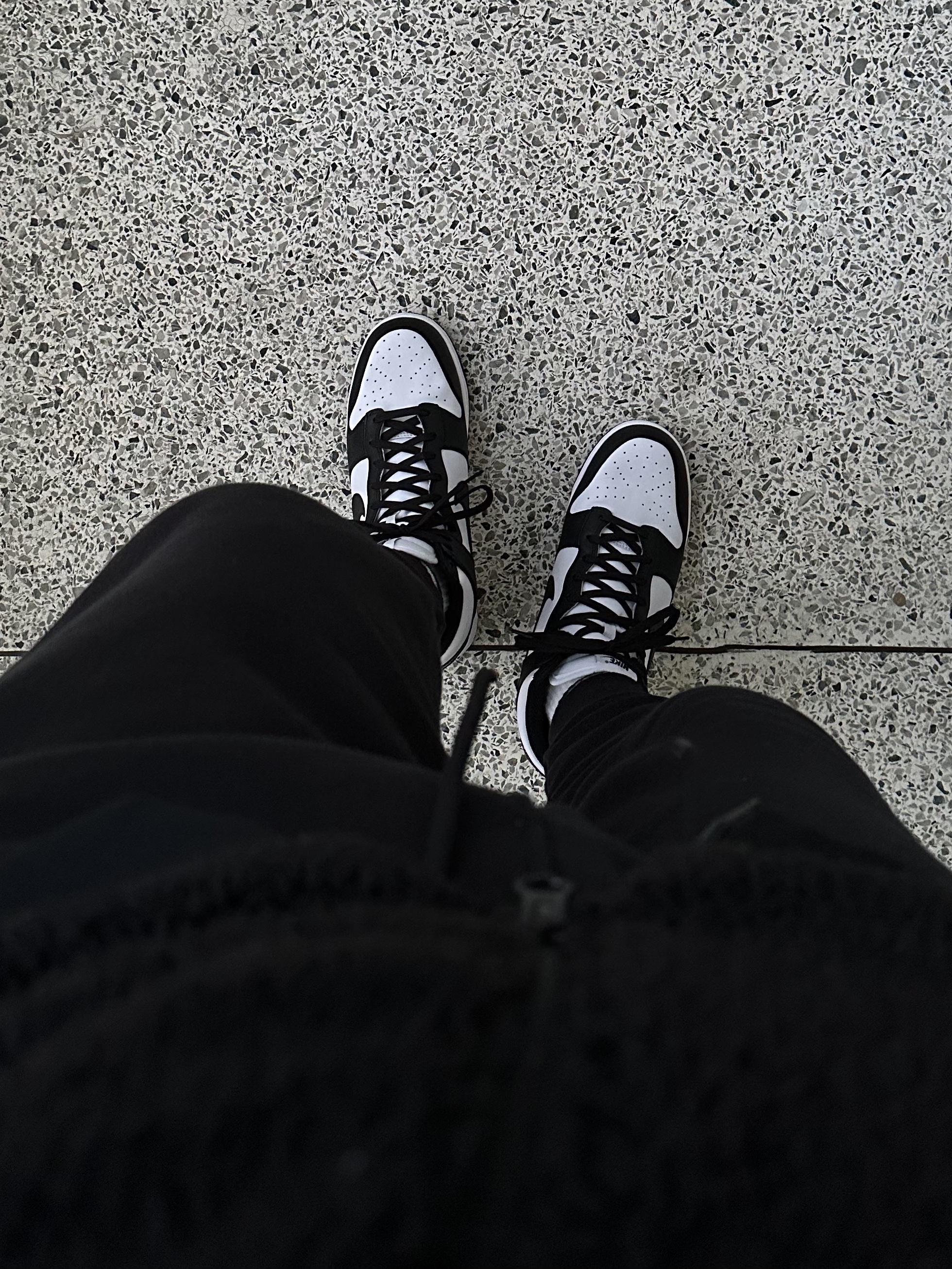 Nike Dunk High Retro Championship White, Nike Big Swoosh Full Zip Jacket Black Sail 착용 스타일