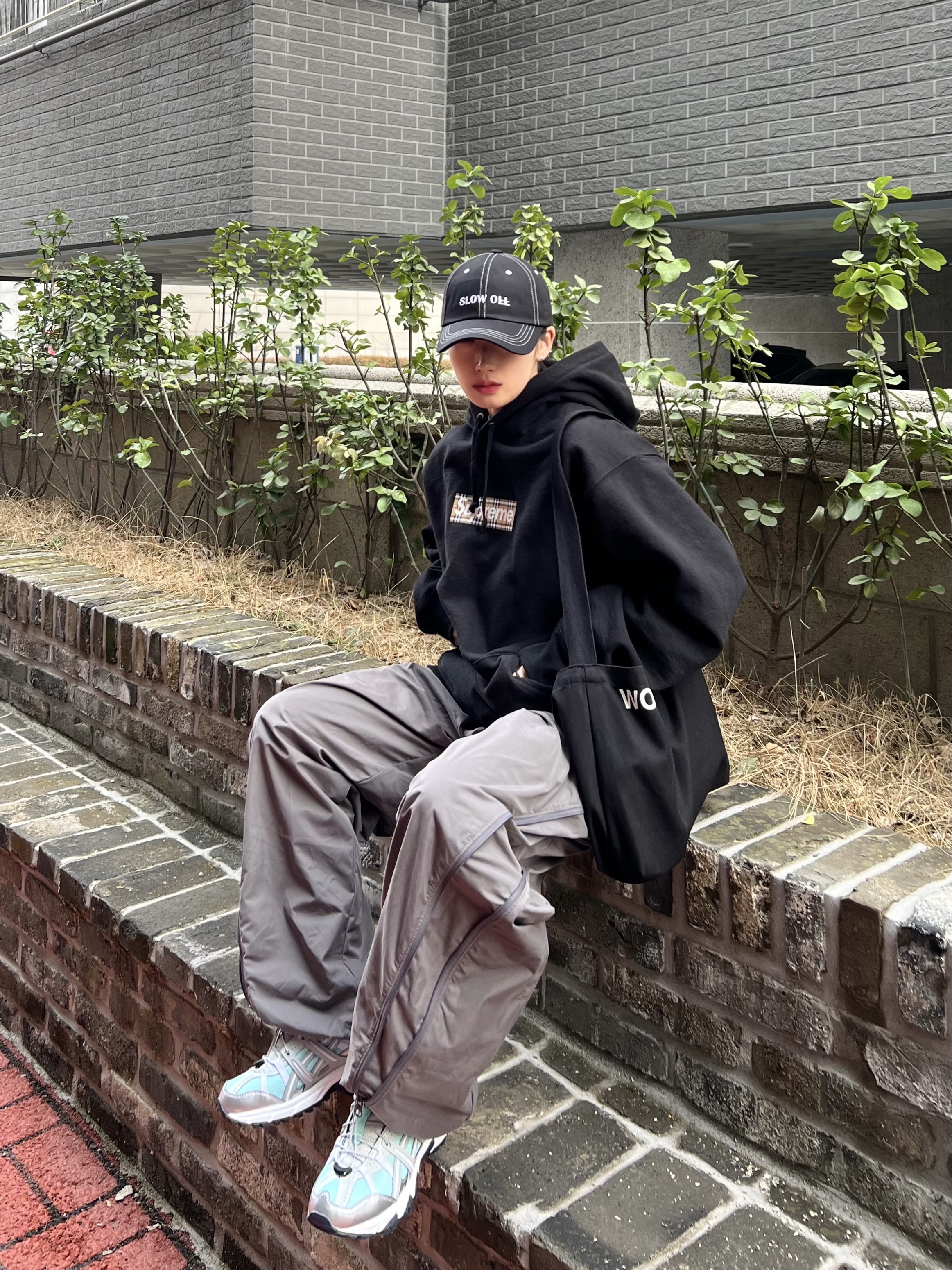 (W) Asics x Matin Kim Gel-Sonoma 15-50 Oasis Green Pure Silver, Supreme x Burberry Box Logo Hooded Sweatshirt Black - 22SS 착용 스타일 - 1