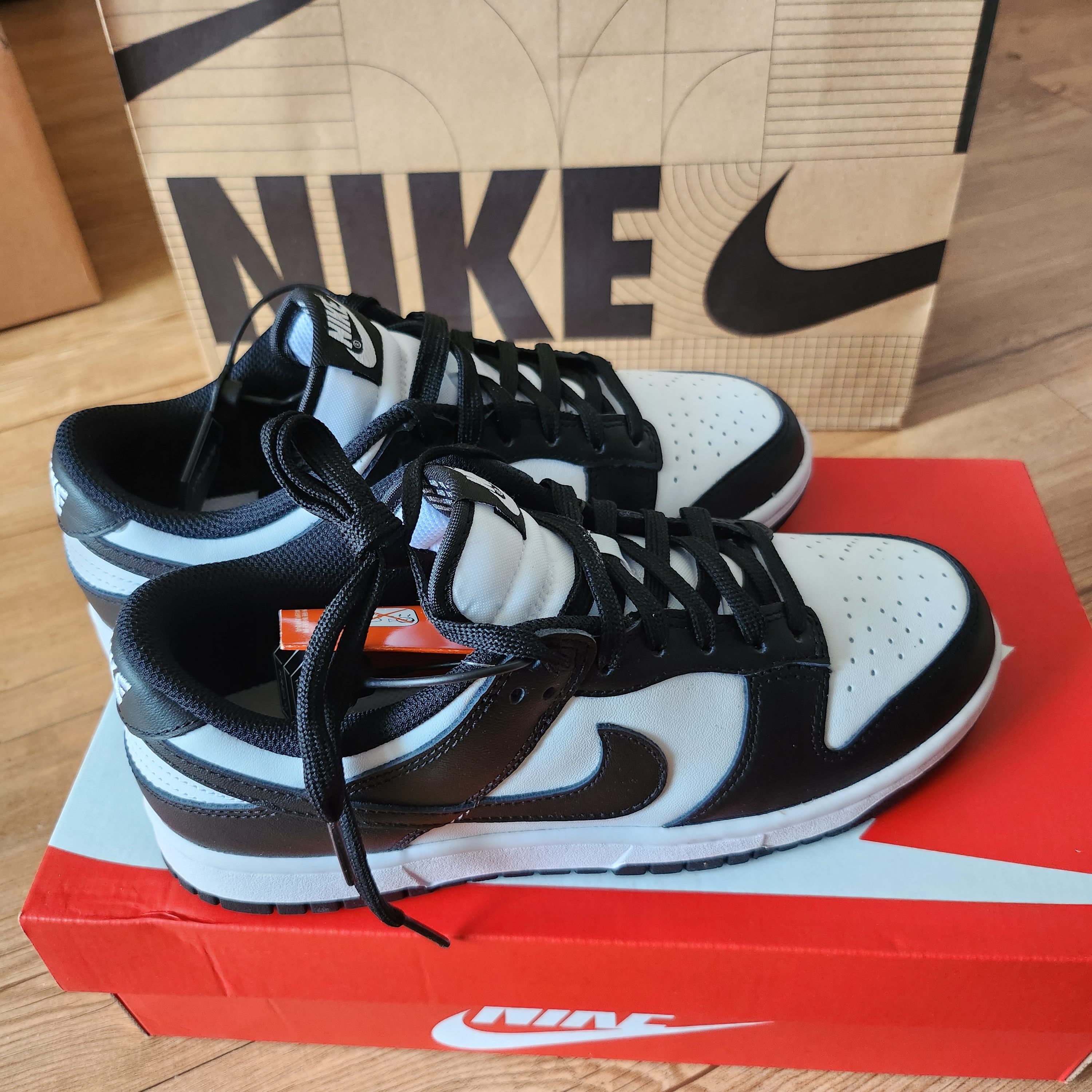 (W) Nike Dunk Low Black 착용 스타일