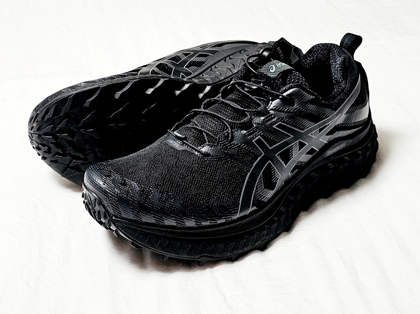 Asics Trabuco Max Black 착용 스타일 - 5