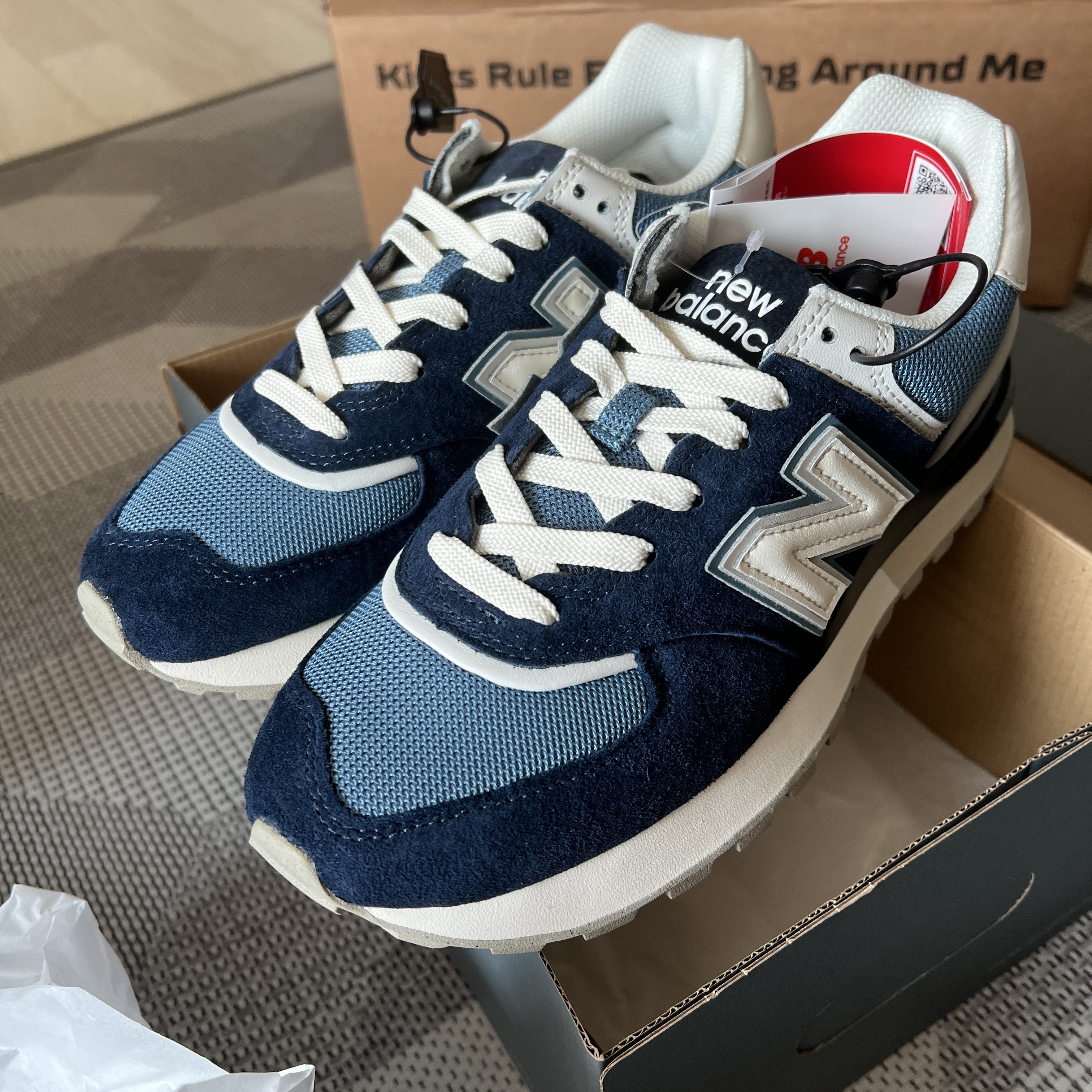 New Balance 574 Legacy Navy Sea Salt 착용 스타일
