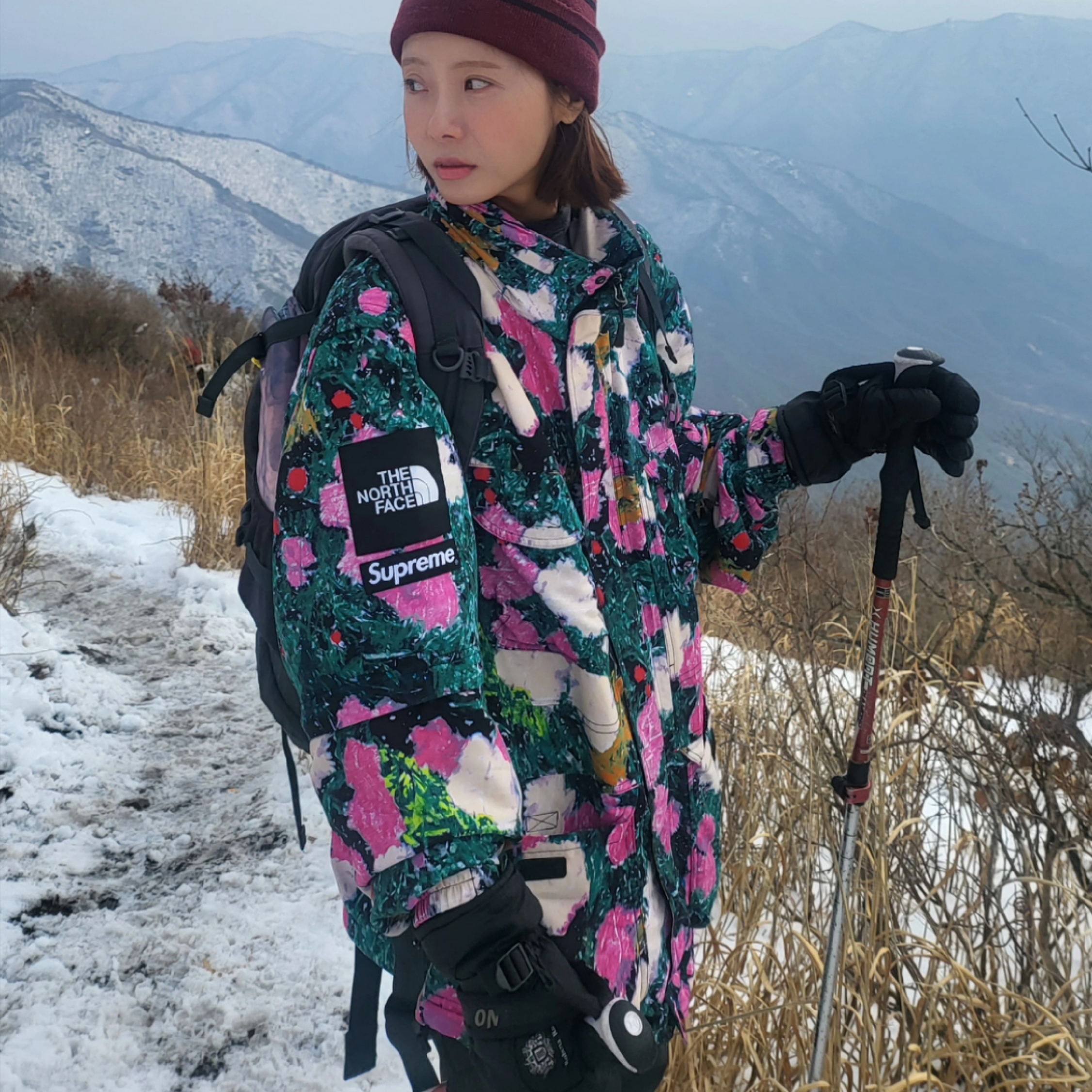 Supreme x The North Face Trekking Convertible Jacket Flowers - 22SS 착용 스타일 - 1