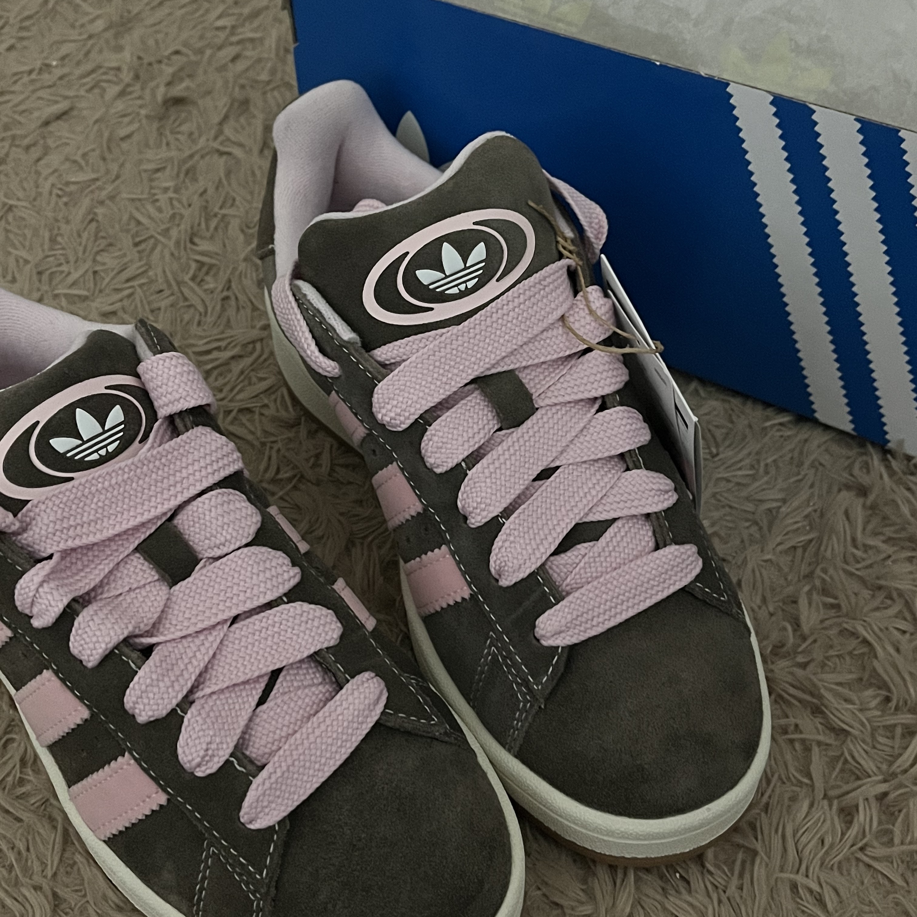 Adidas Campus 00s Dust Cargo Clear Pink 착용 스타일