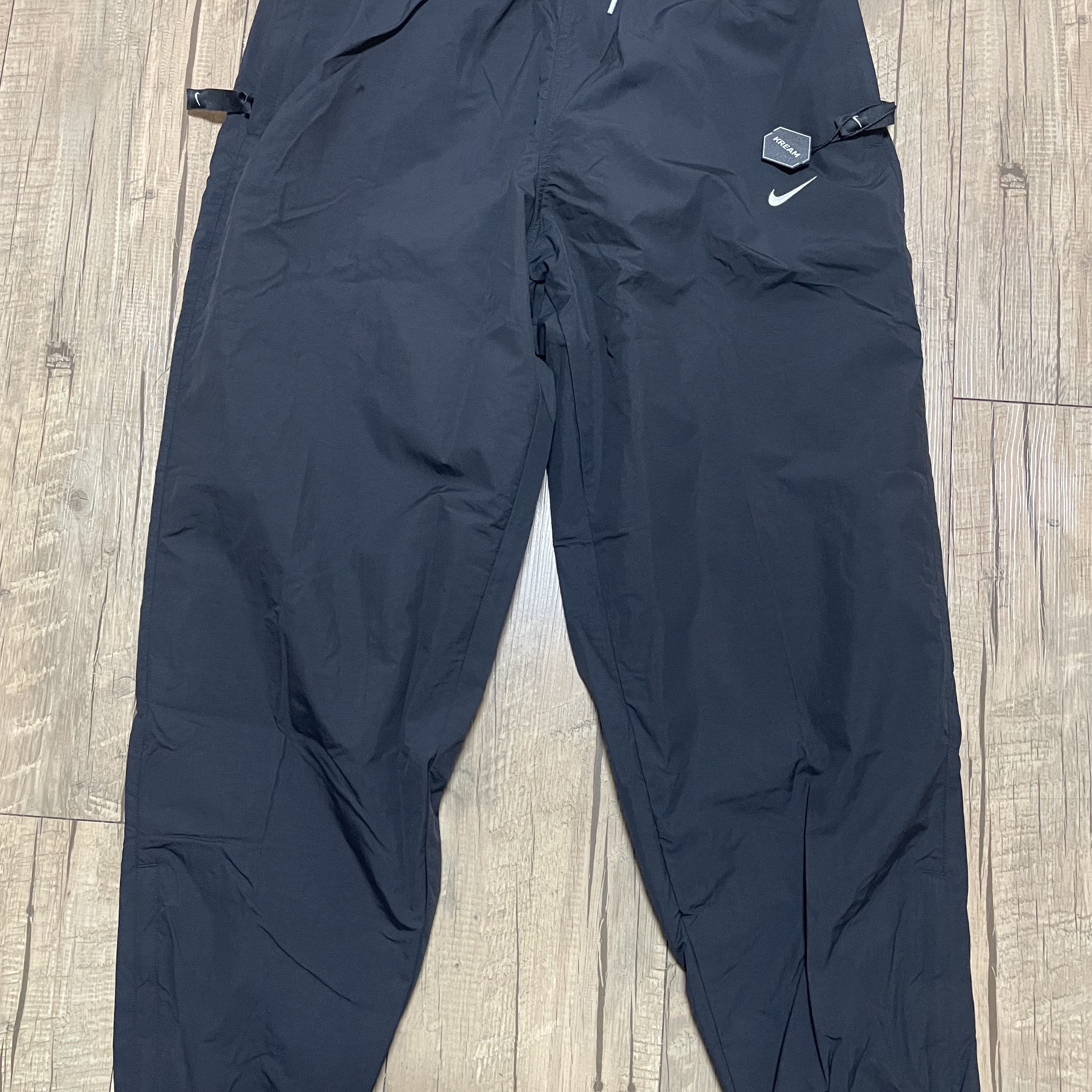 Nike NRG Solo Swoosh Woven Track Pants Black White - Asia 착용 스타일