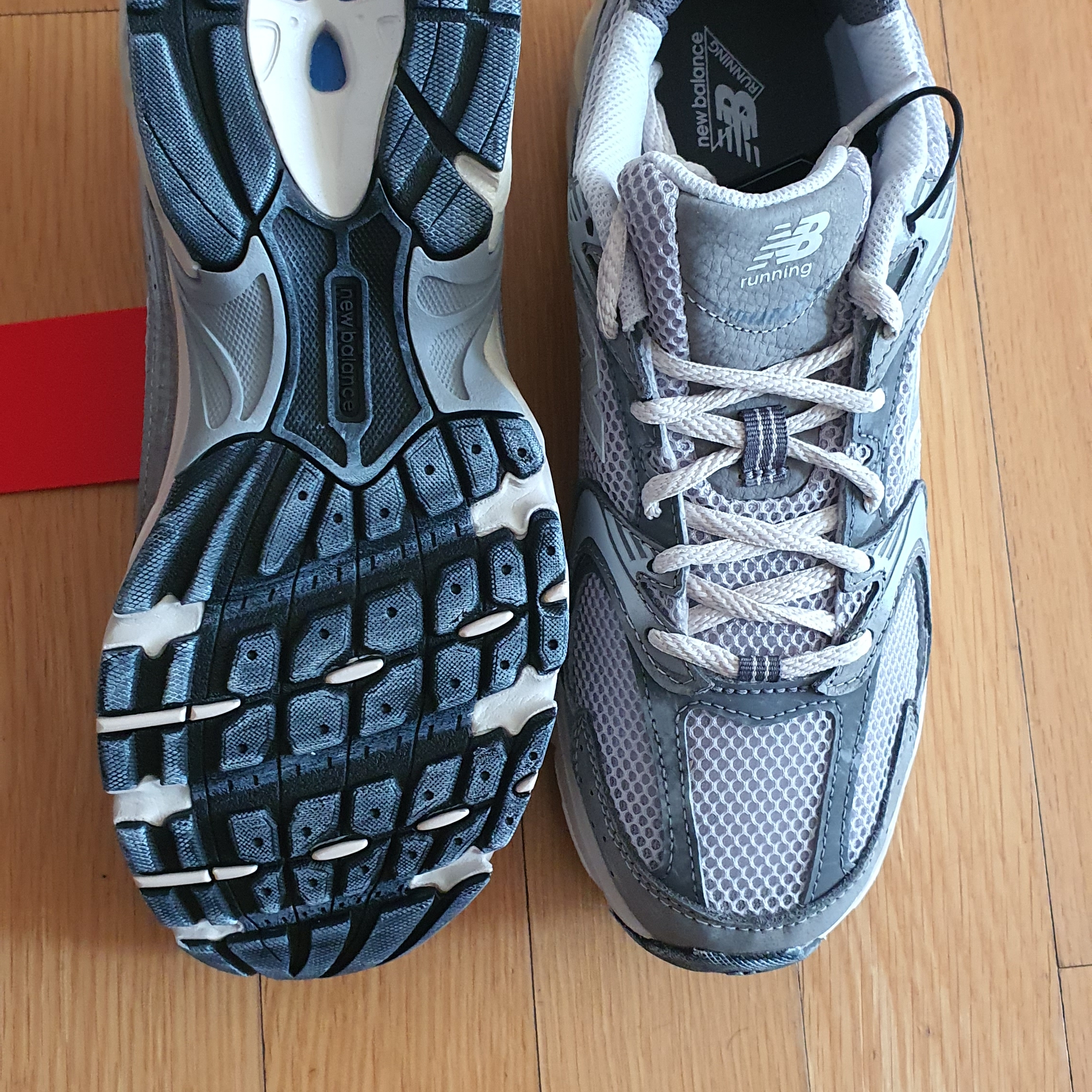 New Balance 530 Premium Vintage Grey Matter 착용 스타일 - 3