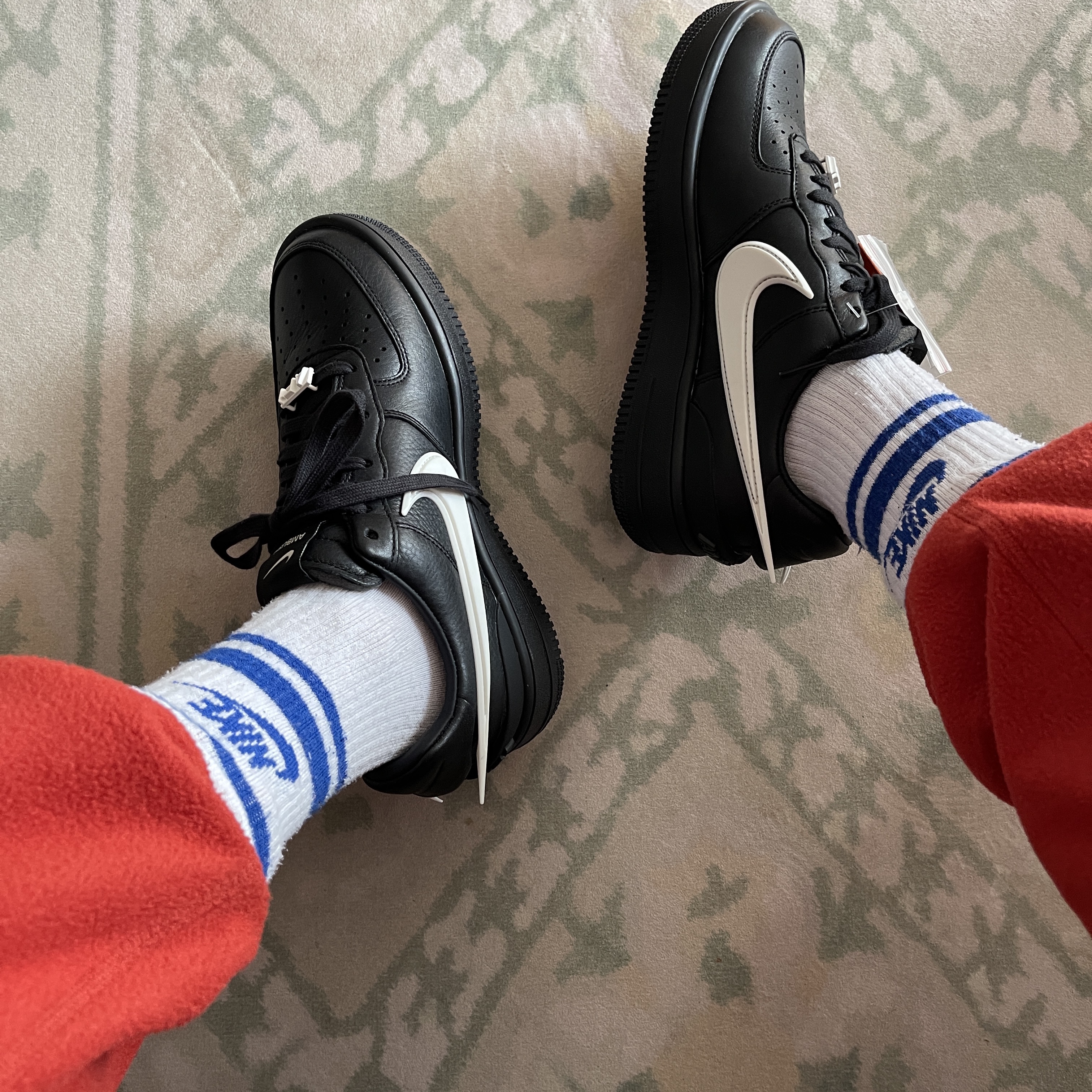 Nike x Ambush Air Force 1 Low SP Black 착용 스타일 - 2