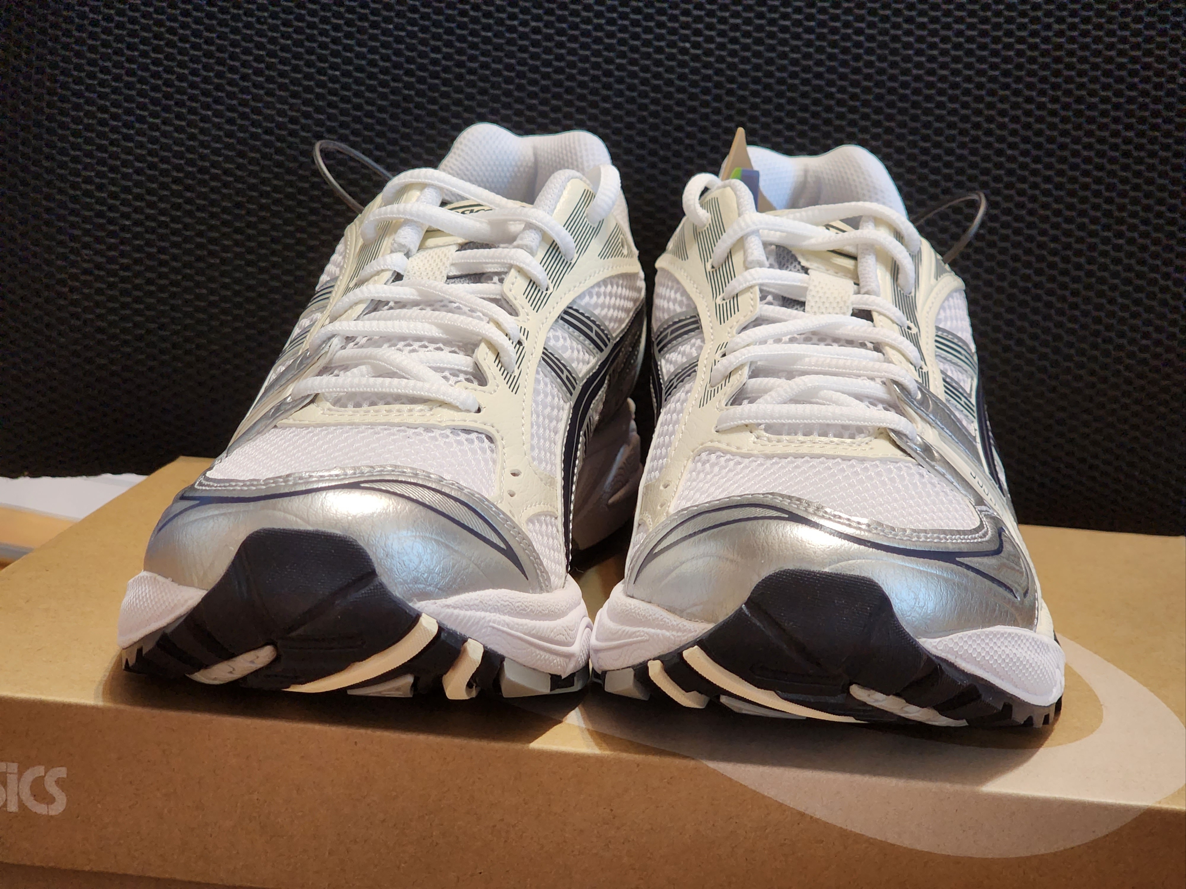 (W) Asics Gel-Kayano 14 White Midnight 착용 스타일 - 2