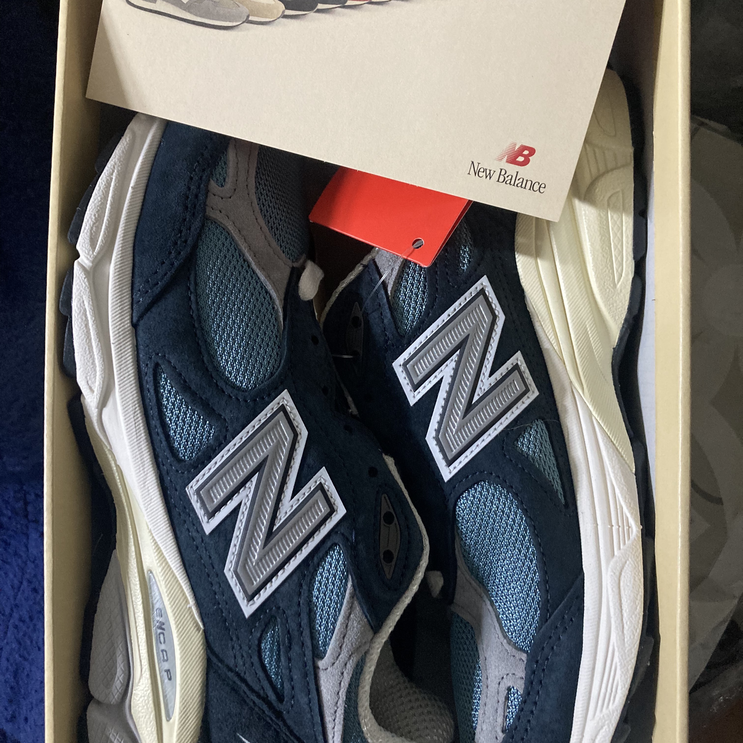 New Balance 990v3 Made in USA Navy Spring Tide 착용 스타일 - 4