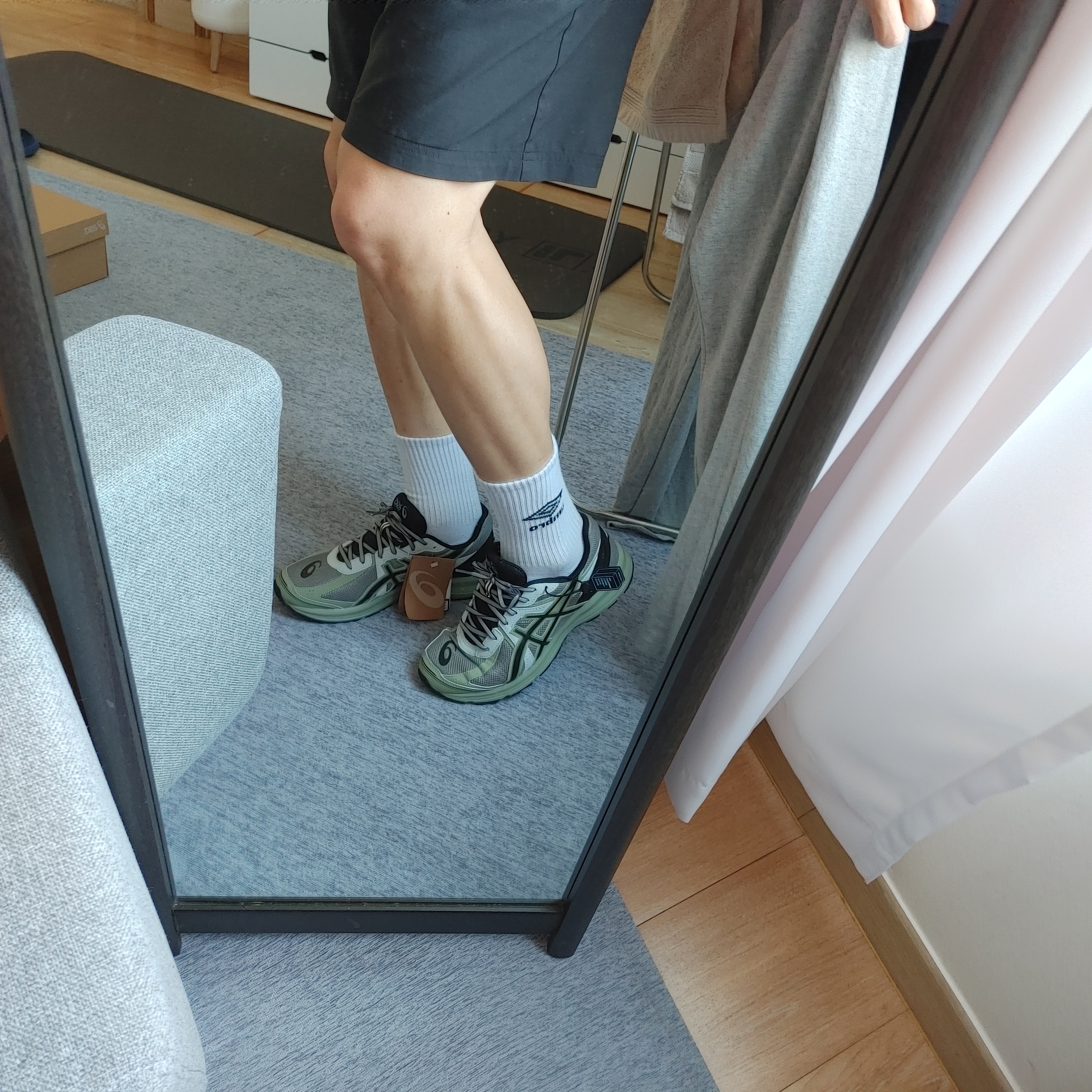 Asics Jog 100 S Sheet Rock - 2E Wide 착용 스타일
