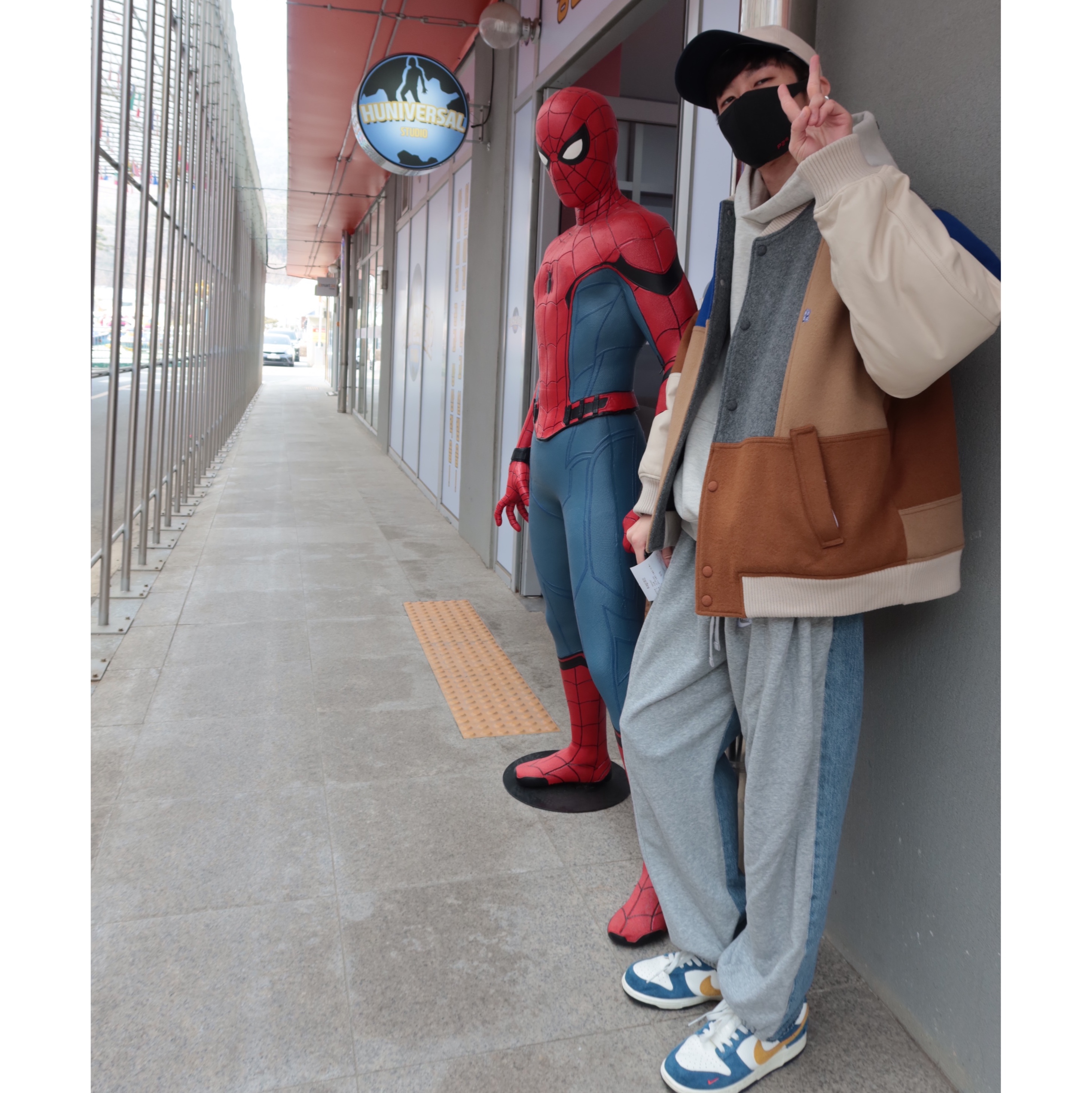 Ader Error Og; 8th @9221 Jacket Off White, Essentials The Core Collection Hoodie Light Oatmeal 착용 스타일