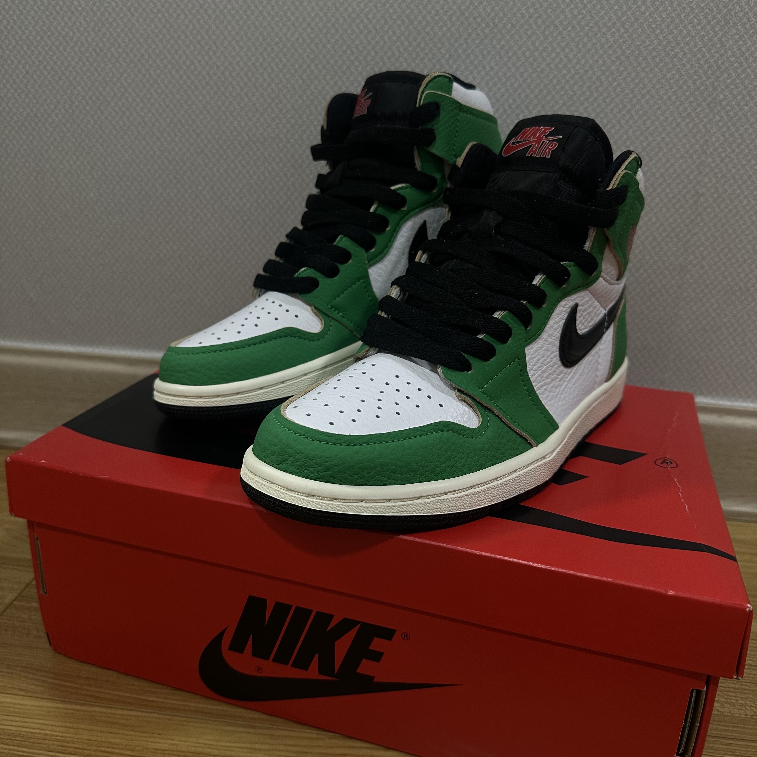 (W) Jordan 1 Retro High OG Lucky Green 착용 스타일