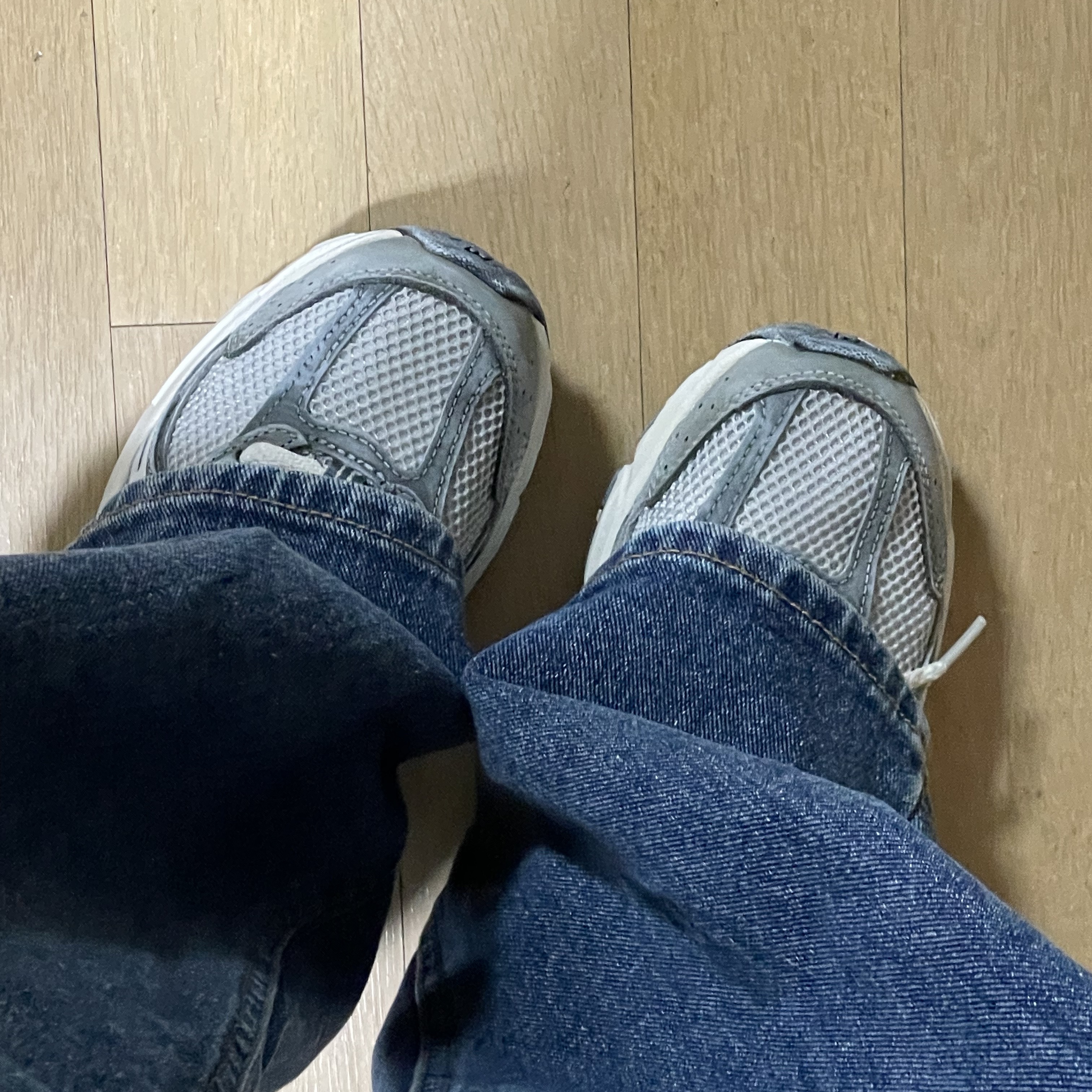 New Balance 530 Premium Vintage Grey Matter 착용 스타일