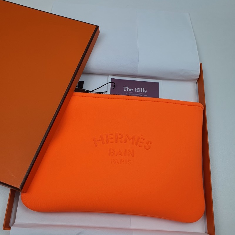 Hermes Large Neobain Flat Case Water-Repellent & Orange 착용 스타일 - 5