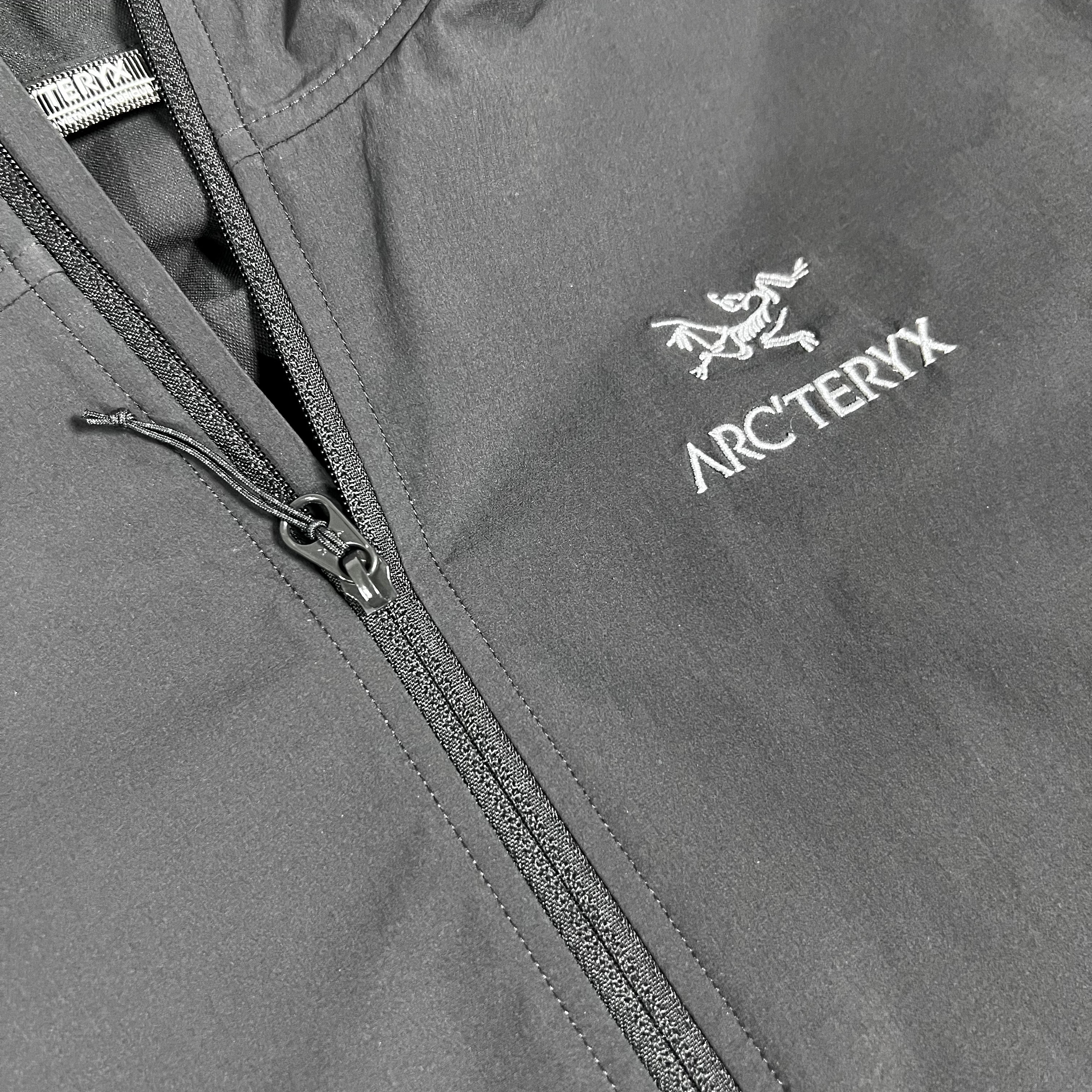 Arc'teryx Gamma SL Hoody Black 착용 스타일 - 2