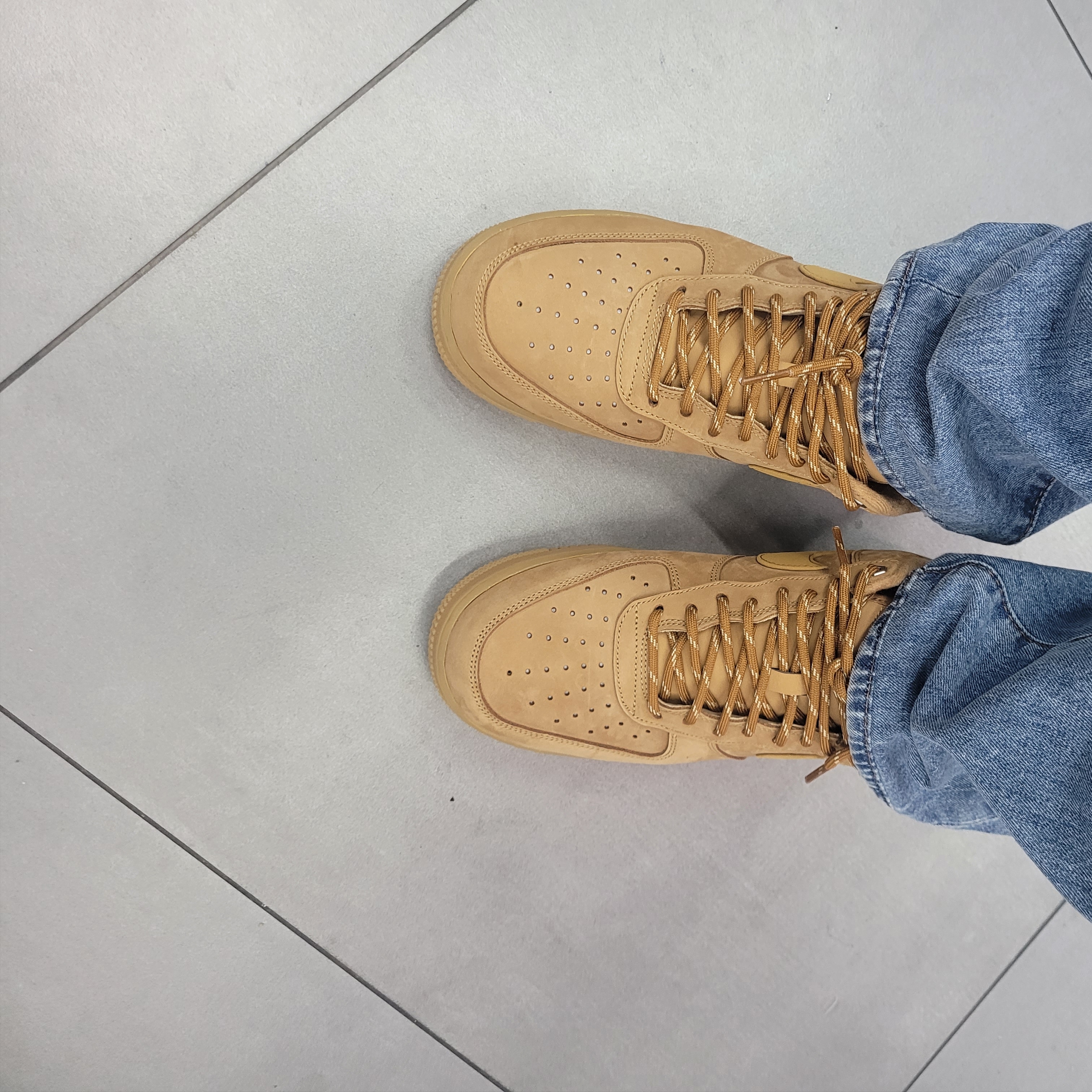 Nike Air Force 1 '07 WB Flax 착용 스타일 - 1