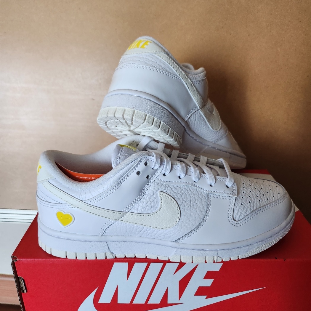 (W) Nike Dunk Low Valentine's Day White Optic Yellow 착용 스타일 - 5