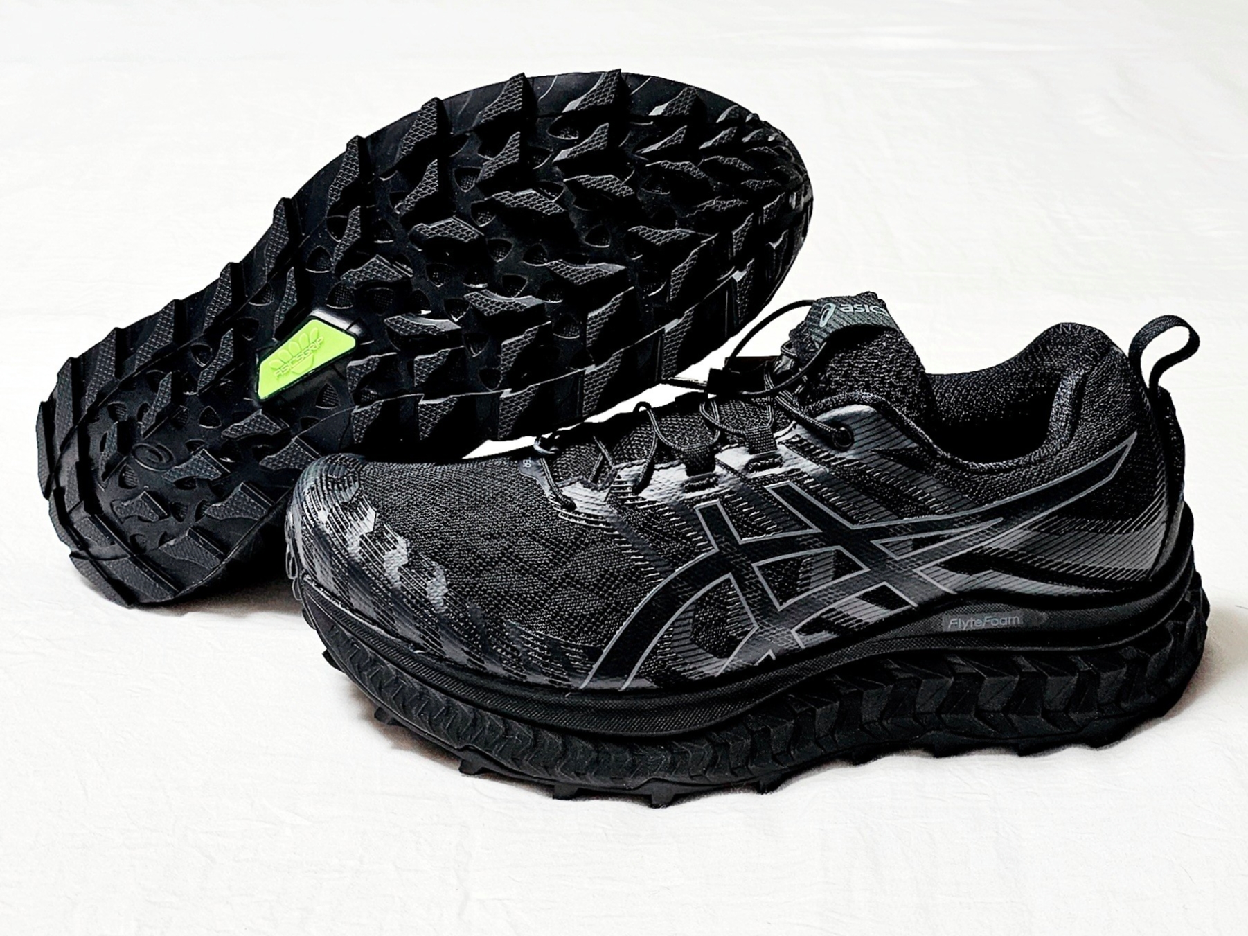 Asics Trabuco Max Black 착용 스타일 - 1