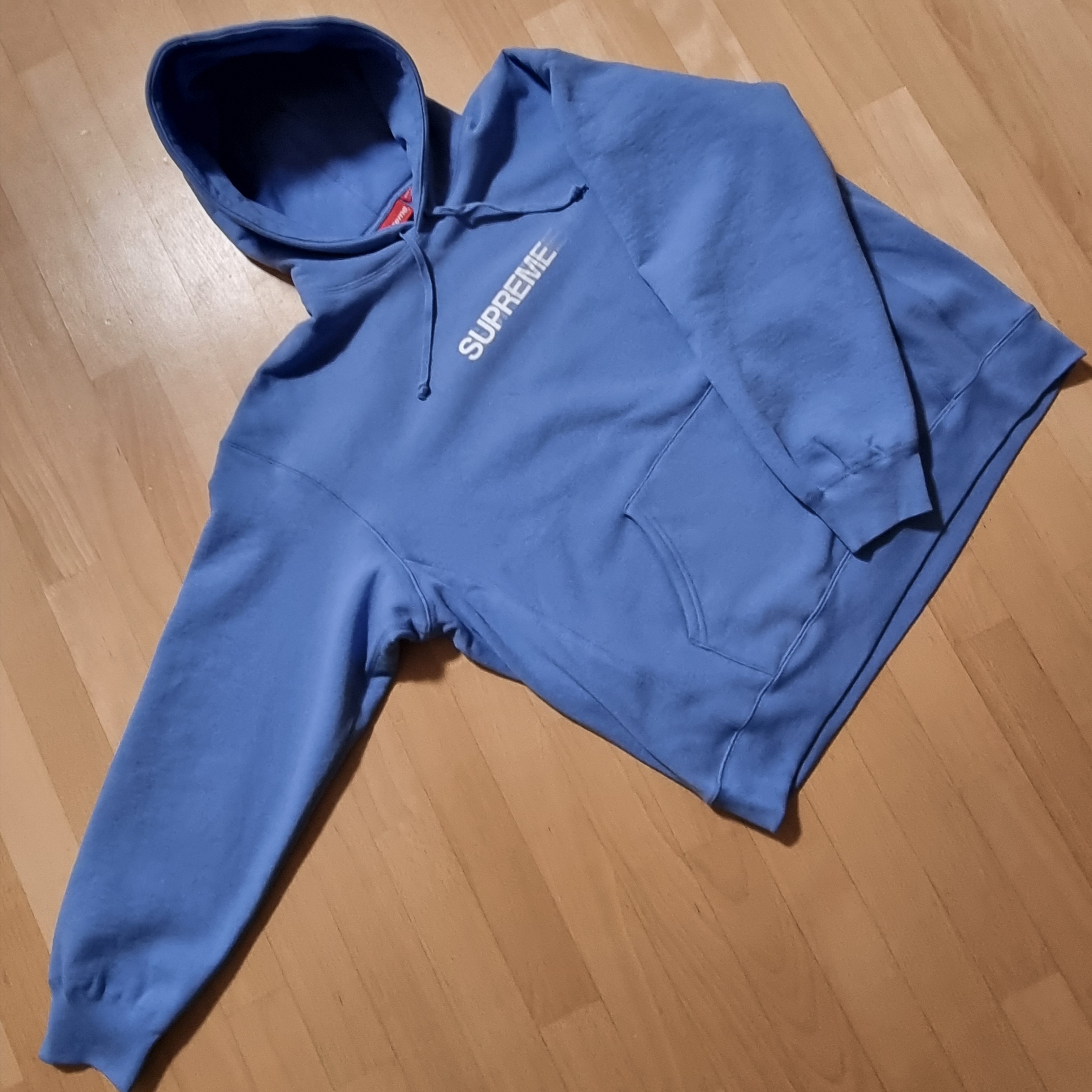 Supreme Motion Logo Hooded Sweatshirt Light Blue - 23SS 착용 스타일 - 4