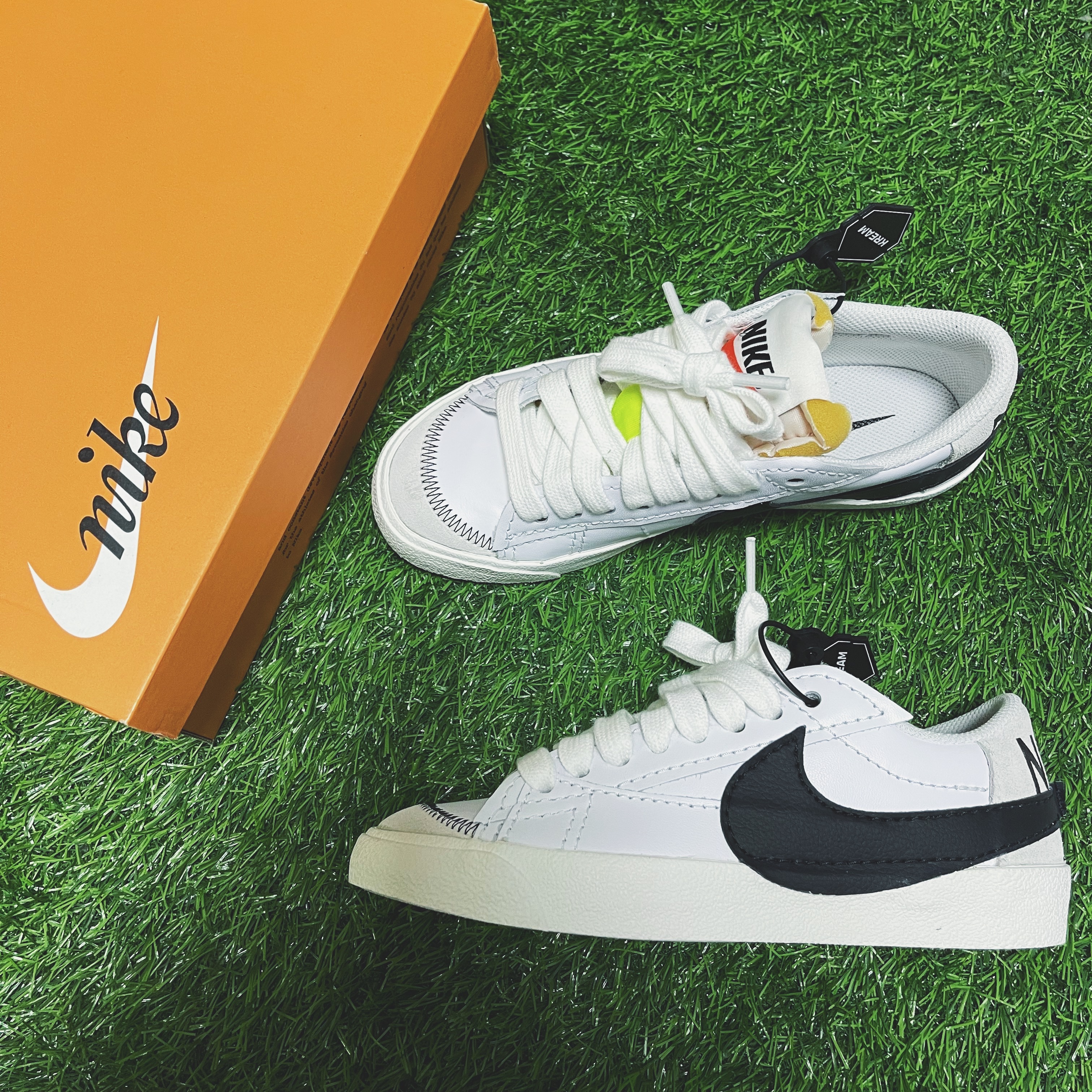 (W) Nike Blazer Low '77 Jumbo White Black Sail 착용 스타일 - 1