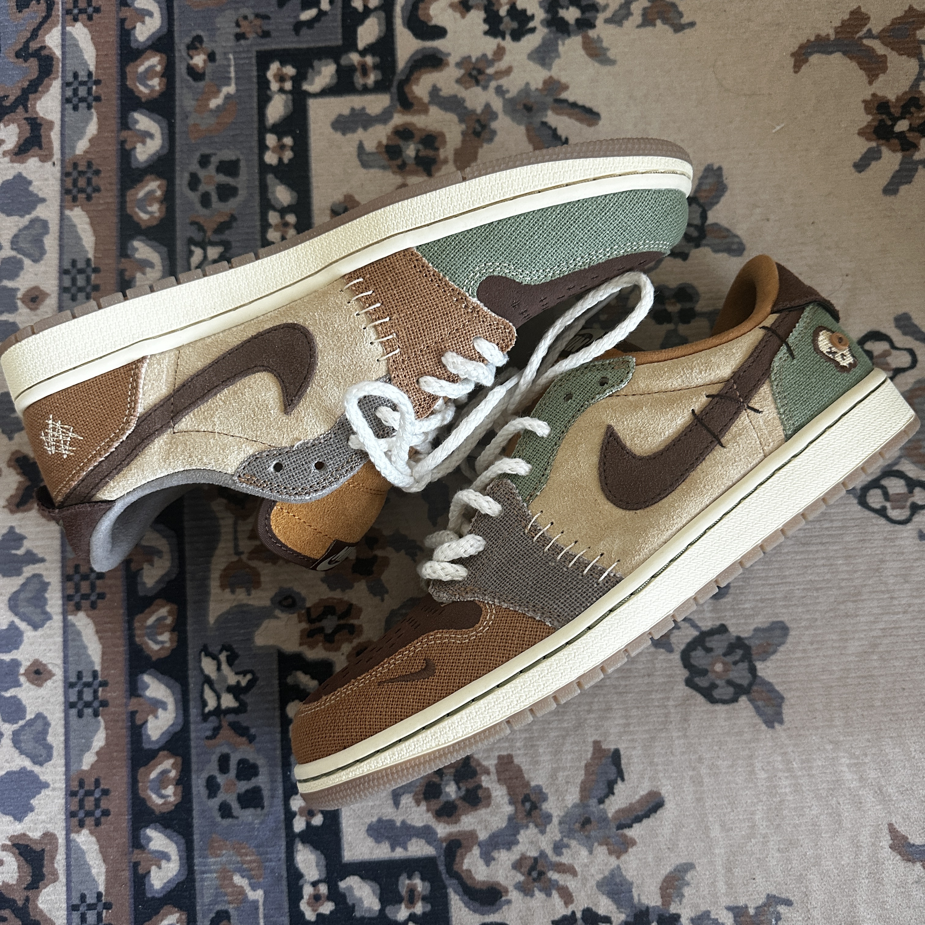 Jordan 1 x Zion Williamson Retro Low OG Flax and Oil Green 착용 스타일 - 3