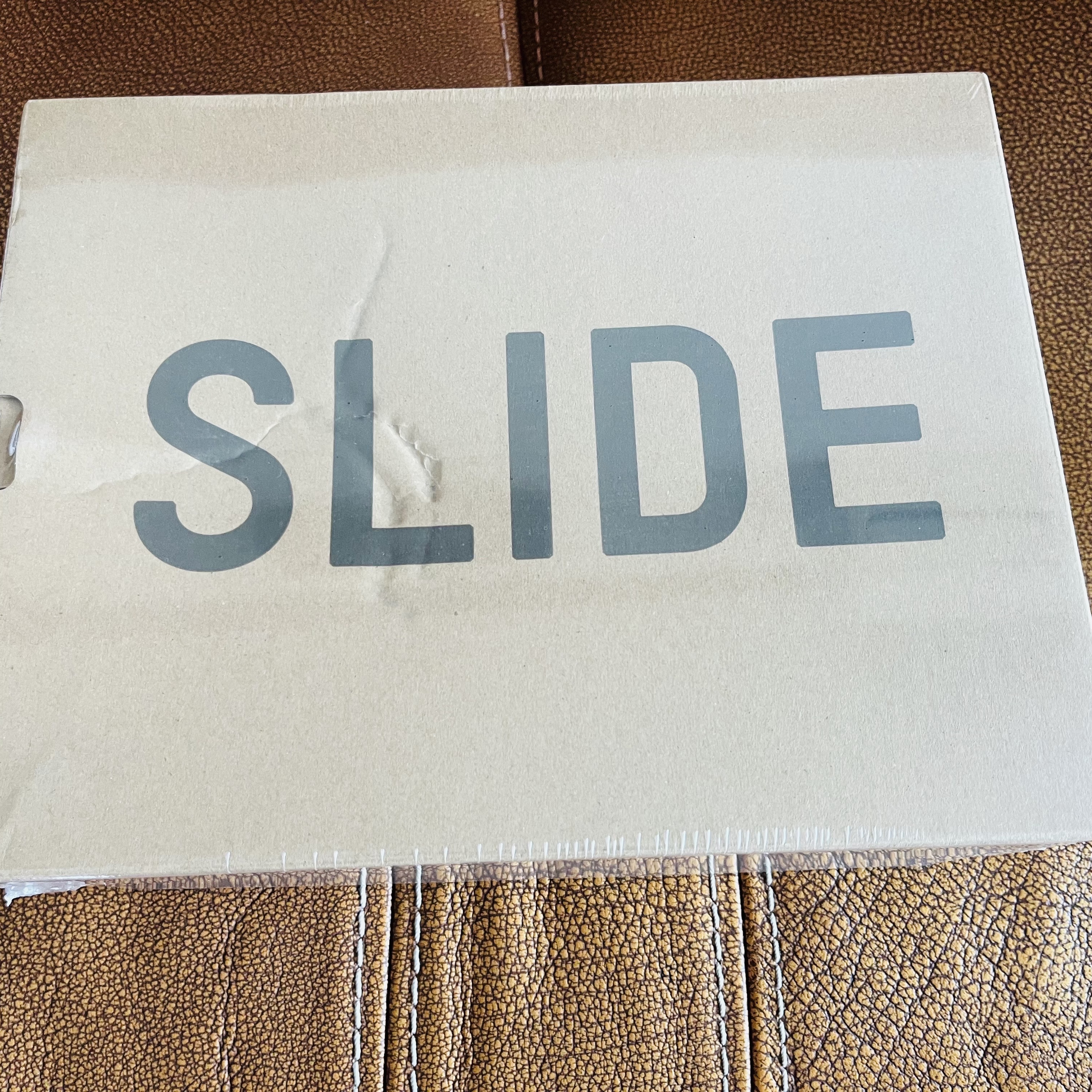 Adidas Yeezy Slide Pure 착용 스타일 - 2