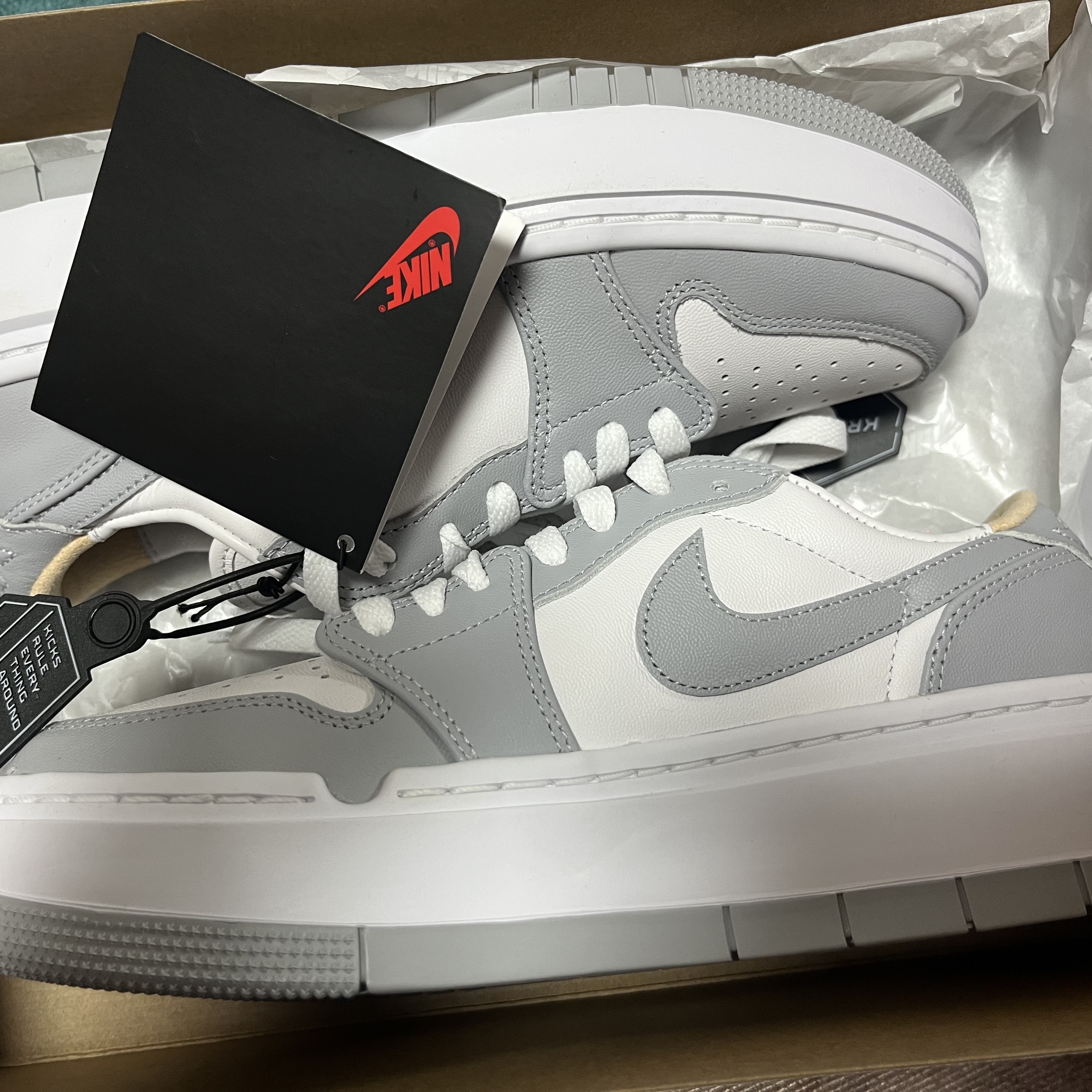 (W) Jordan 1 Elevate Low White and Wolf Grey 착용 스타일