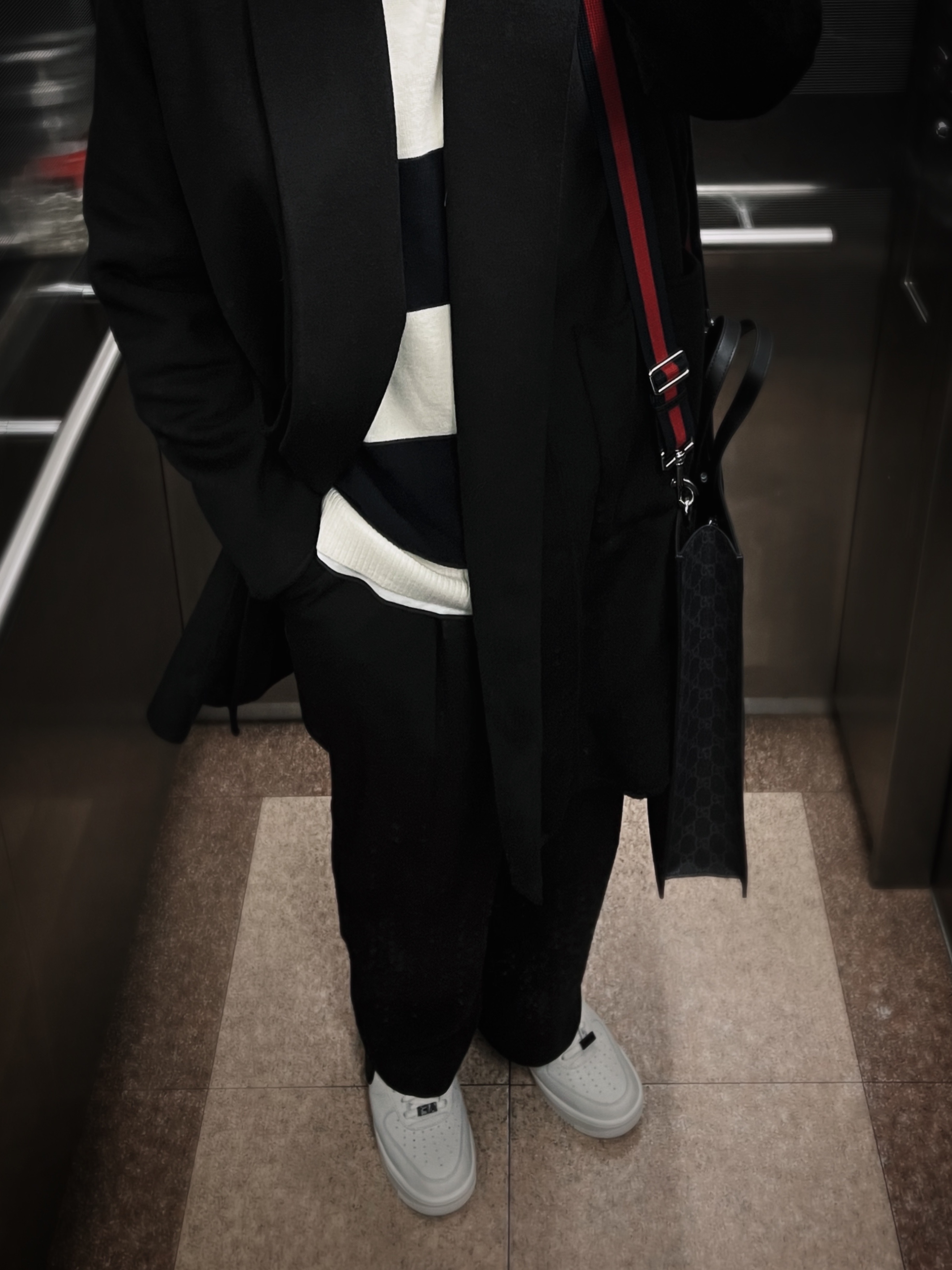 Nike x Ambush Air Force 1 Low SP Phantom, Gucci GG Tote Bag Black Grey 착용 스타일 - 2
