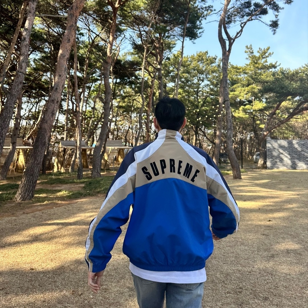 Supreme x Umbro Track Jacket Blue - 23SS, Jordan 1 x Travis Scott x Fragment Retro Low OG SP Military Blue 착용 스타일 - 2