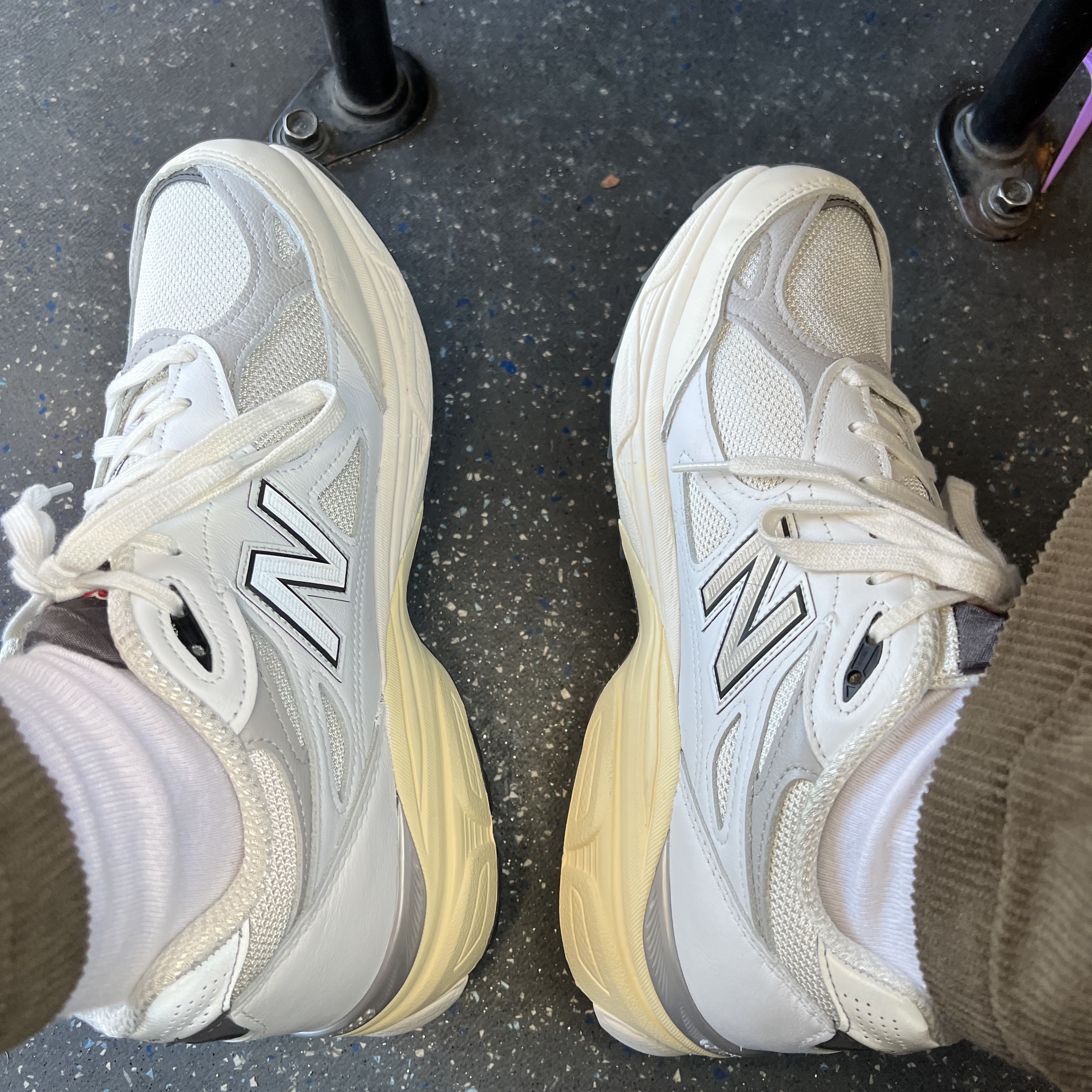 New Balance 990v3 Made in USA Sea Salt 착용 스타일