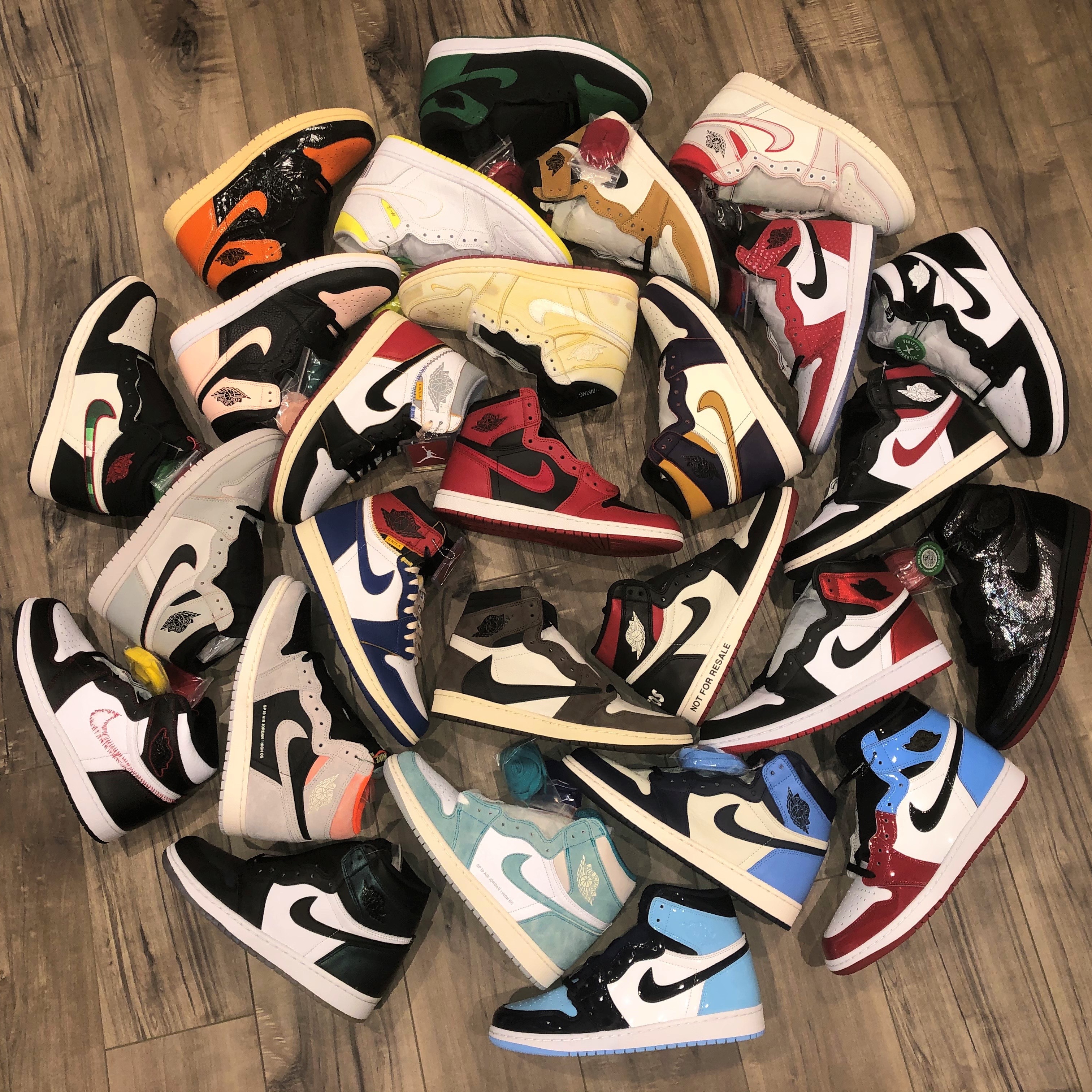 Jordan 1 x Travis Scott Retro High OG SP Mocha, Jordan 1 Retro High Not for Resale Varsity Red 착용 스타일