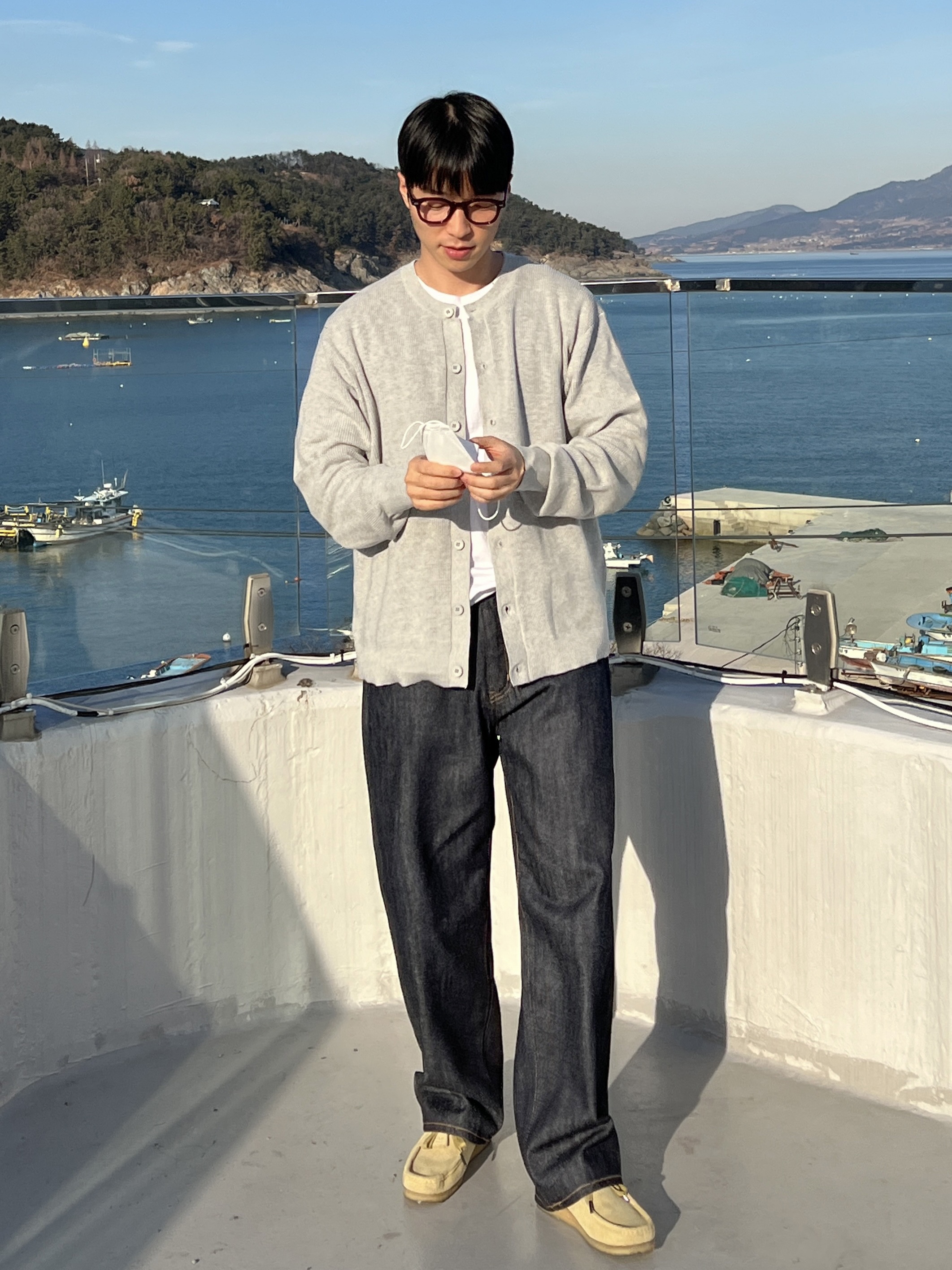 Clarks Wallabee Maple Suede 착용 스타일 - 2